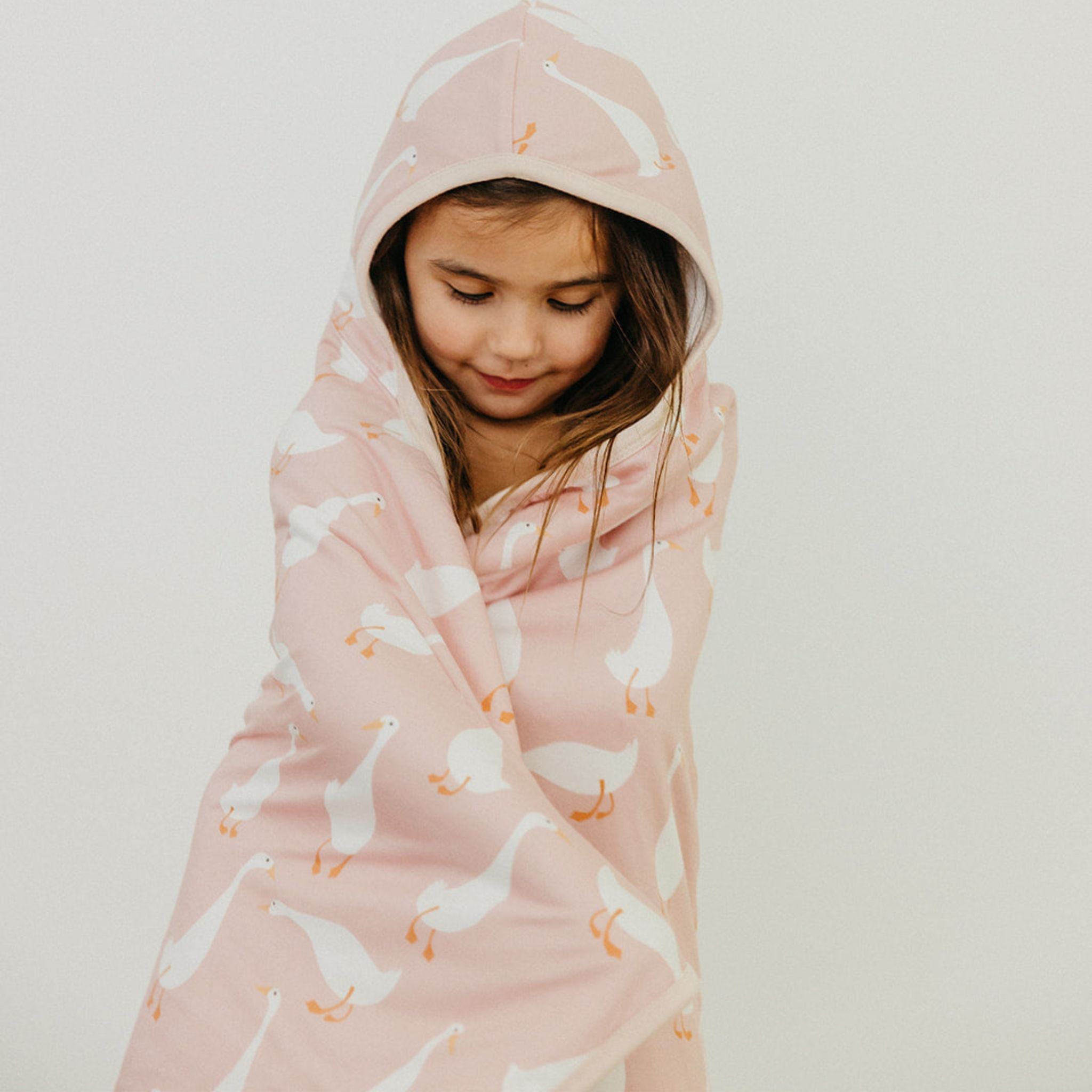 Premium Big Kids Hooded Towel - Soft & Absorbent Bath Towel for Boys & Girls - Perfect for Beach, Pool & After Bath Use - Goosie