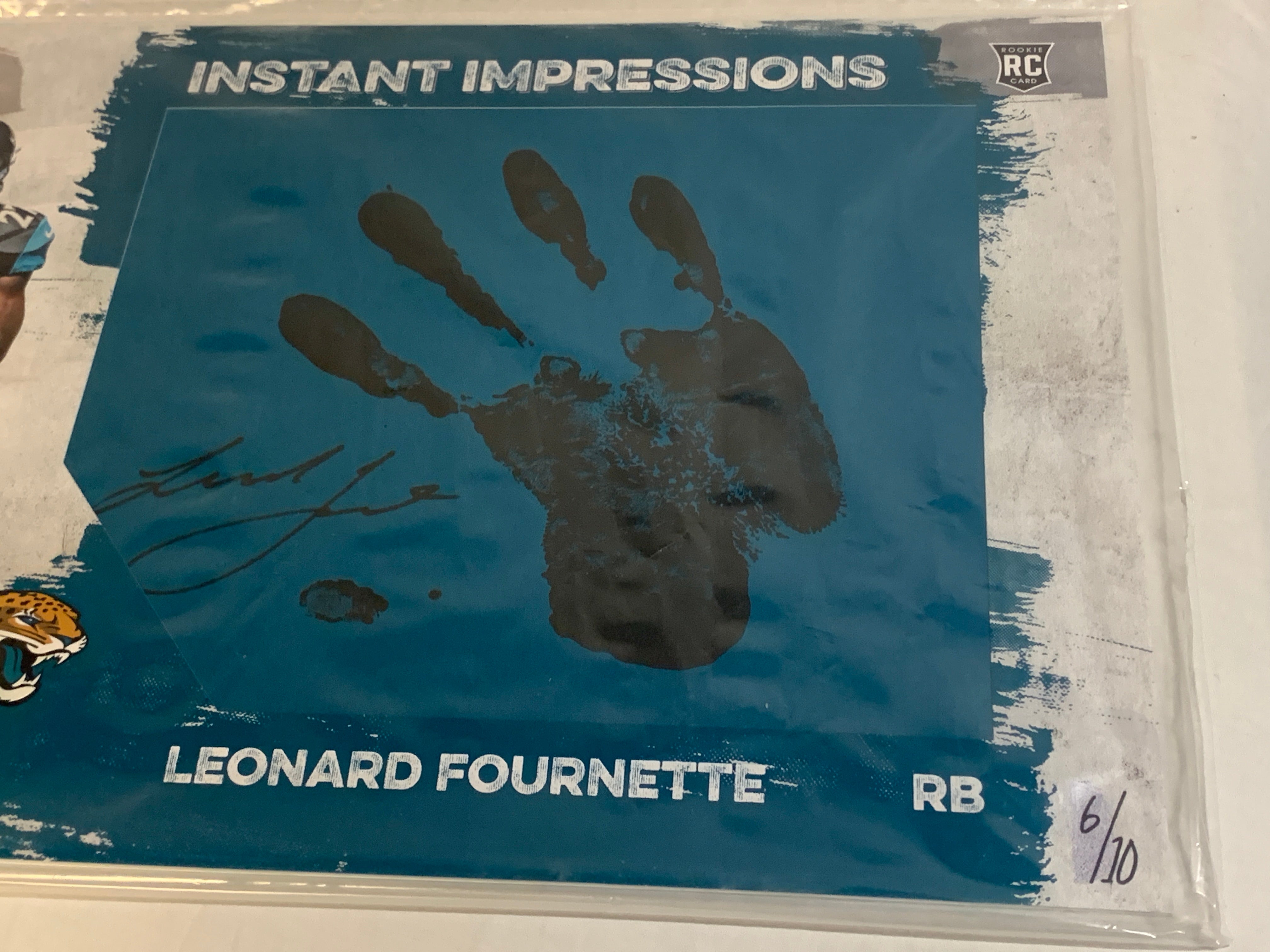 Leonard Fournette Autographed 6/10 Rookie Card - Panini Instant Impressions Super Bowl Champion Collectible - Perfect for NFL Memorabilia Collections & Sports Fan Gifts