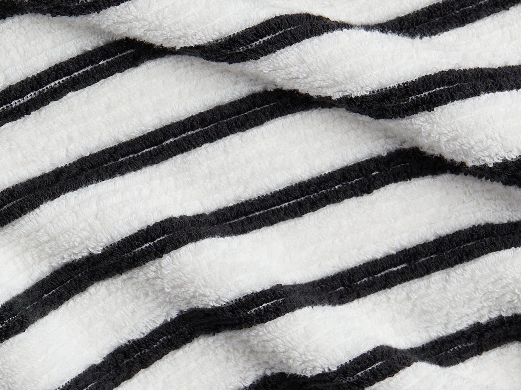 4+4 Organic Cotton Resort Stripe Bath Towel Set - Soft & Absorbent Black Striped Towels for Spa, Beach, and Luxury Bathroom Decor