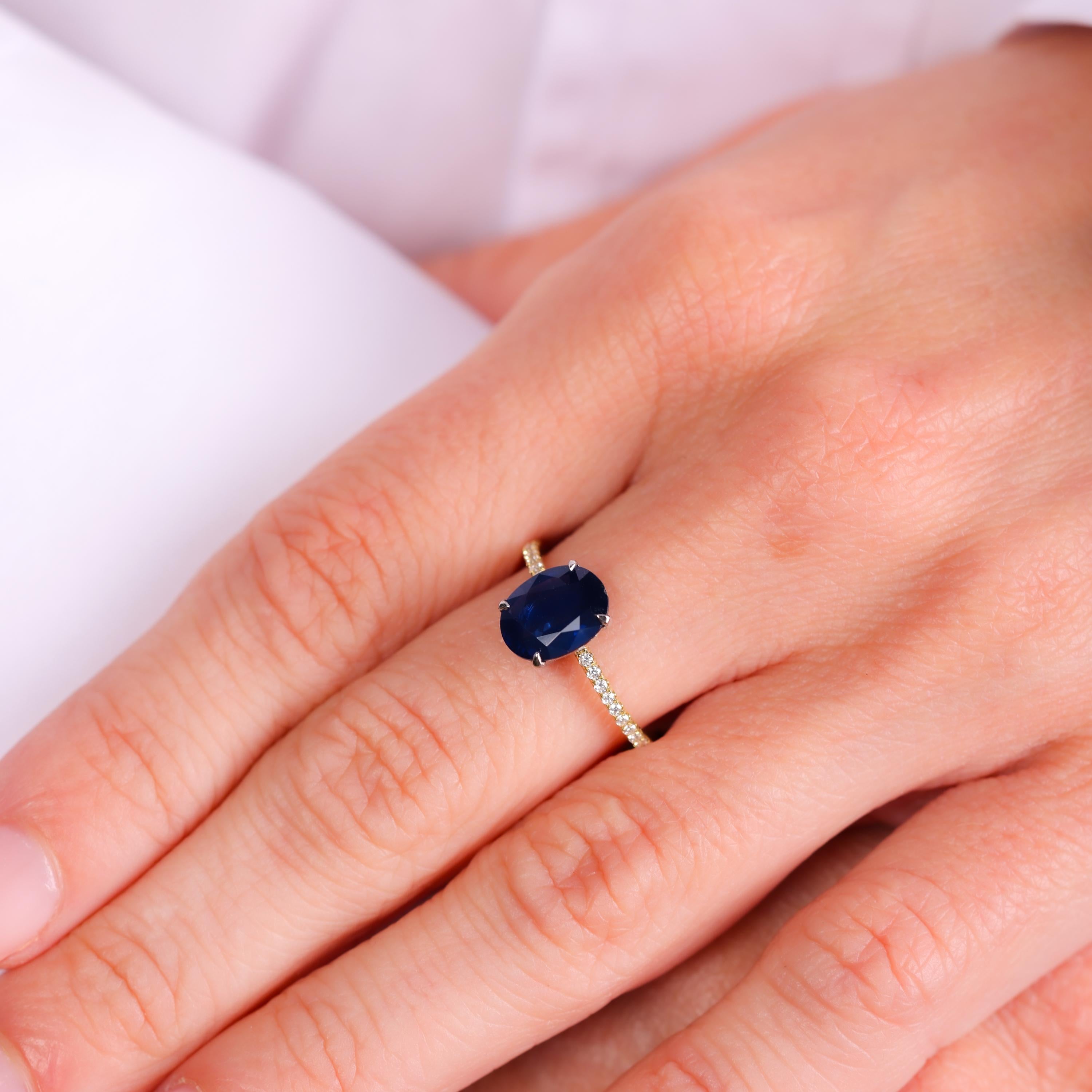 2 Carat Oval Cut Sapphire Diamond Ring in 18K Yellow Gold – Elegant Engagement & Wedding Jewelry for Women