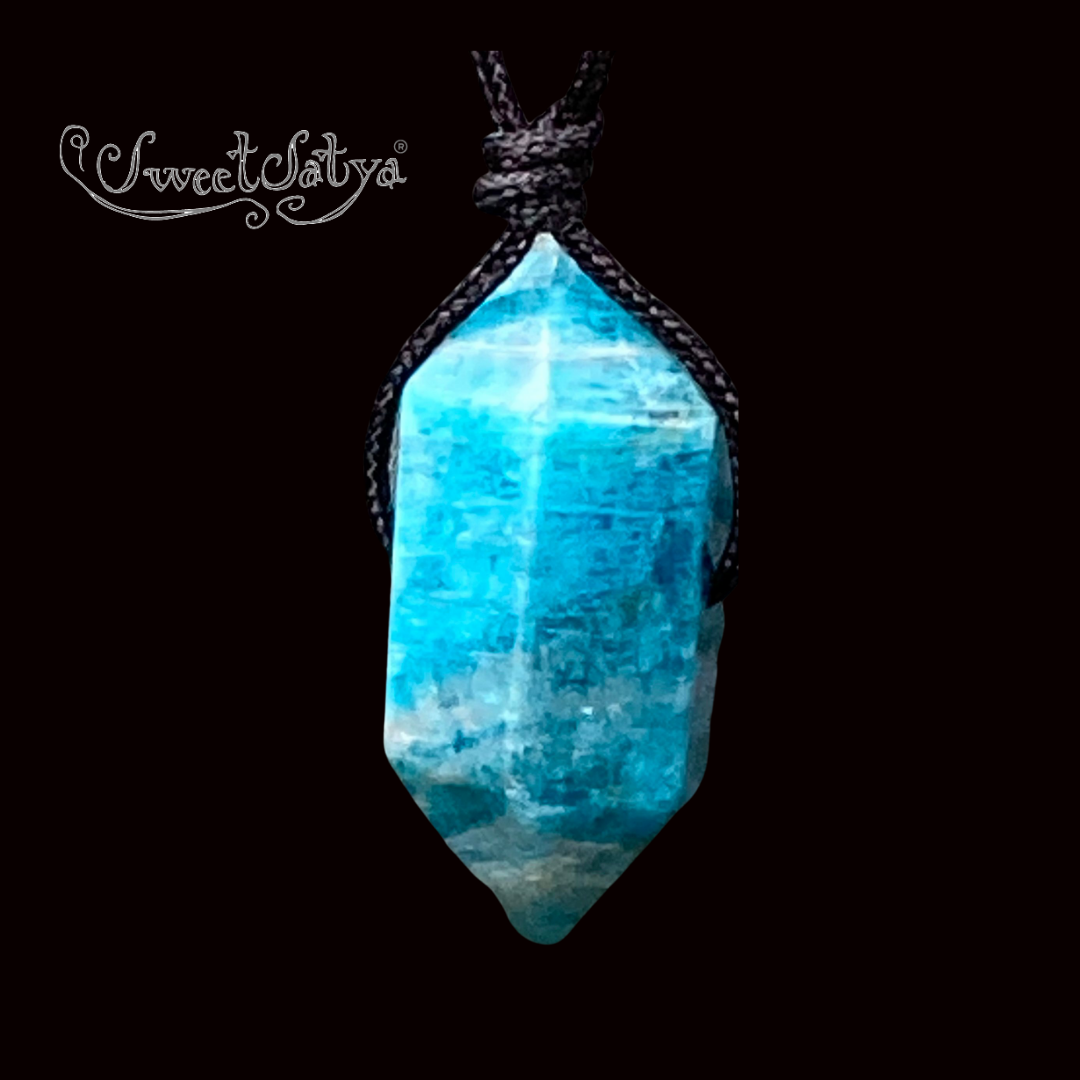 Natural Apatite Double Terminated Necklace - Healing Crystal Jewelry for Chakra Balancing & Energy Cleansing | Perfect for Meditation, Reiki, and Spiritual Healing Practices