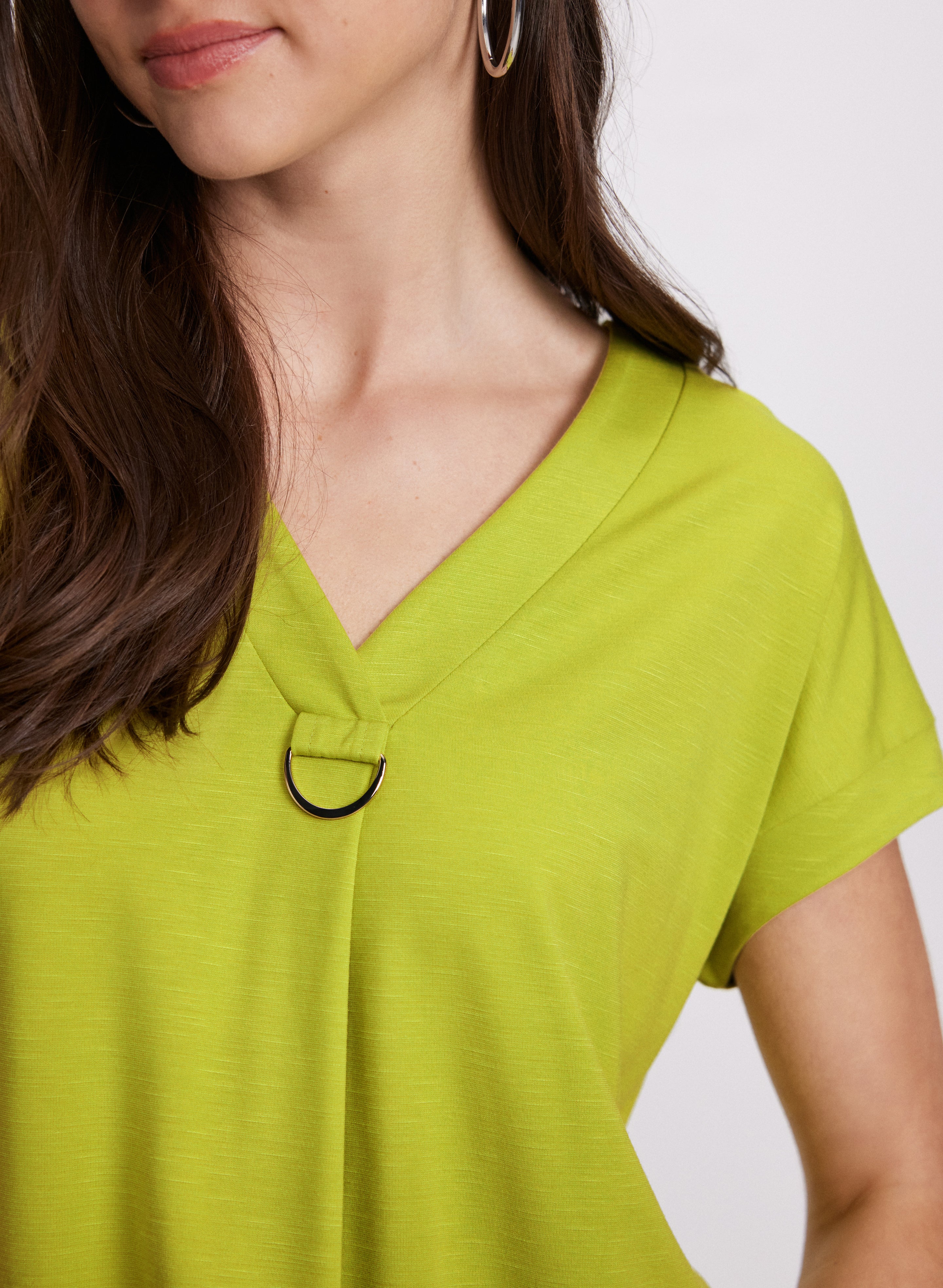 D-Ring T-Shirt for Women - Tropical Green Petite Sizing - Soft Cotton Casual Tee for Everyday Wear & Summer Outfits