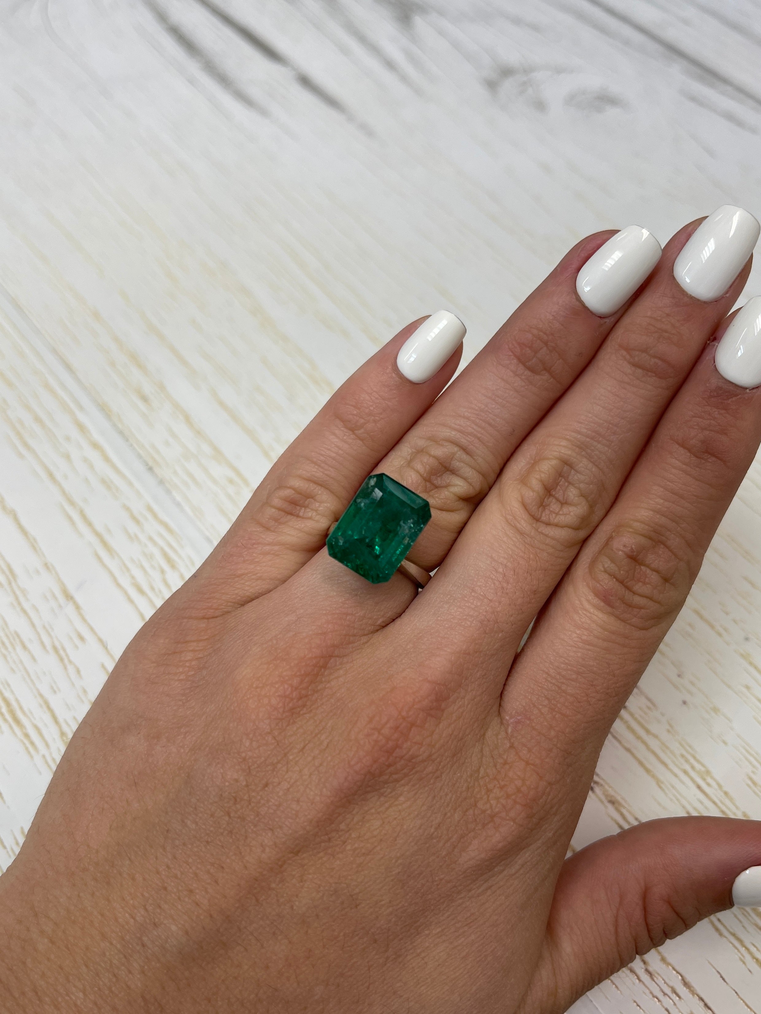 12.45 Carat Natural Zambian Emerald - 15.6x12mm Deep Green Loose Gemstone for Jewelry Making, Engagement Rings & Luxury Collectibles