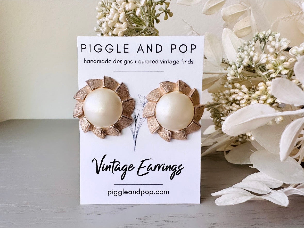 Vintage Pearl Clip On Earrings for Women - Large Brushed Gold Non-Pierced Earrings - Classic Old Hollywood Style Jewelry - Perfect for Weddings, Parties & Special Occasions