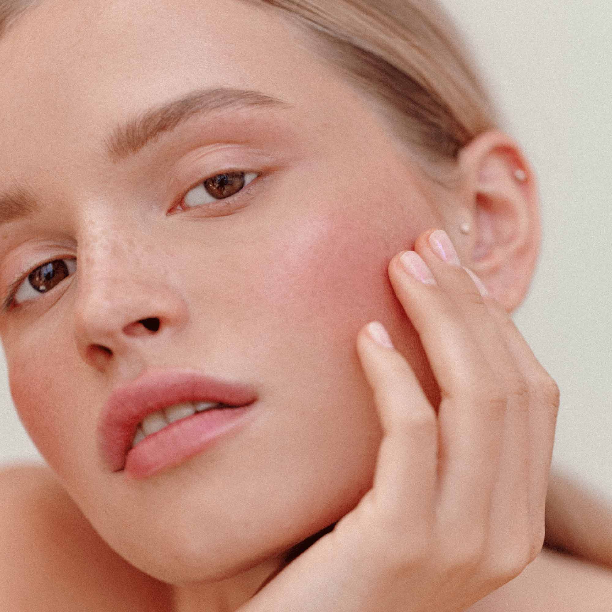 Victoria Beckham Beauty Cheeky Posh Blush Stick - Creamy Blush for Natural Flush, Buildable & Blendable - Perfect for Everyday Wear & On-The-Go Touch Ups