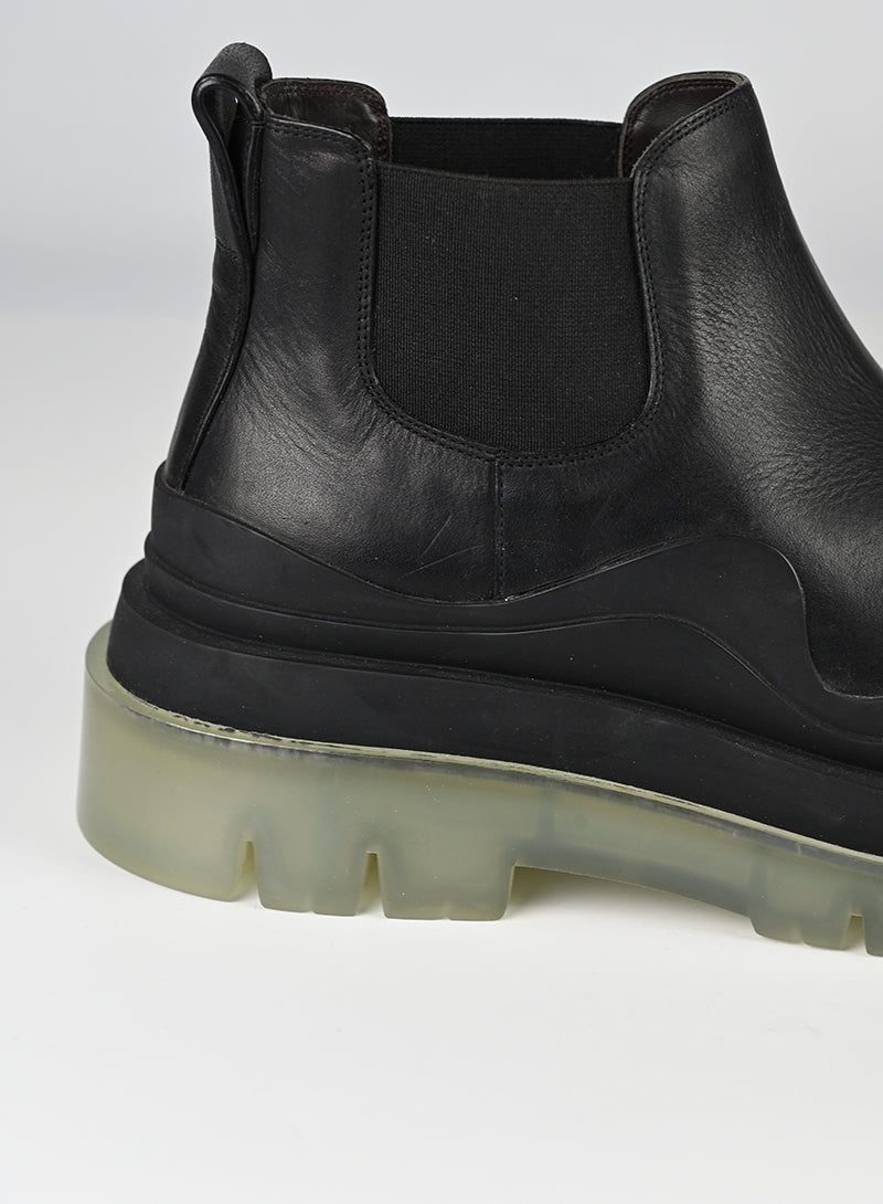 Bottega Veneta Black Leather Tire Boots Size 39 - Stylish & Comfortable for Fall/Winter Fashion Outfits