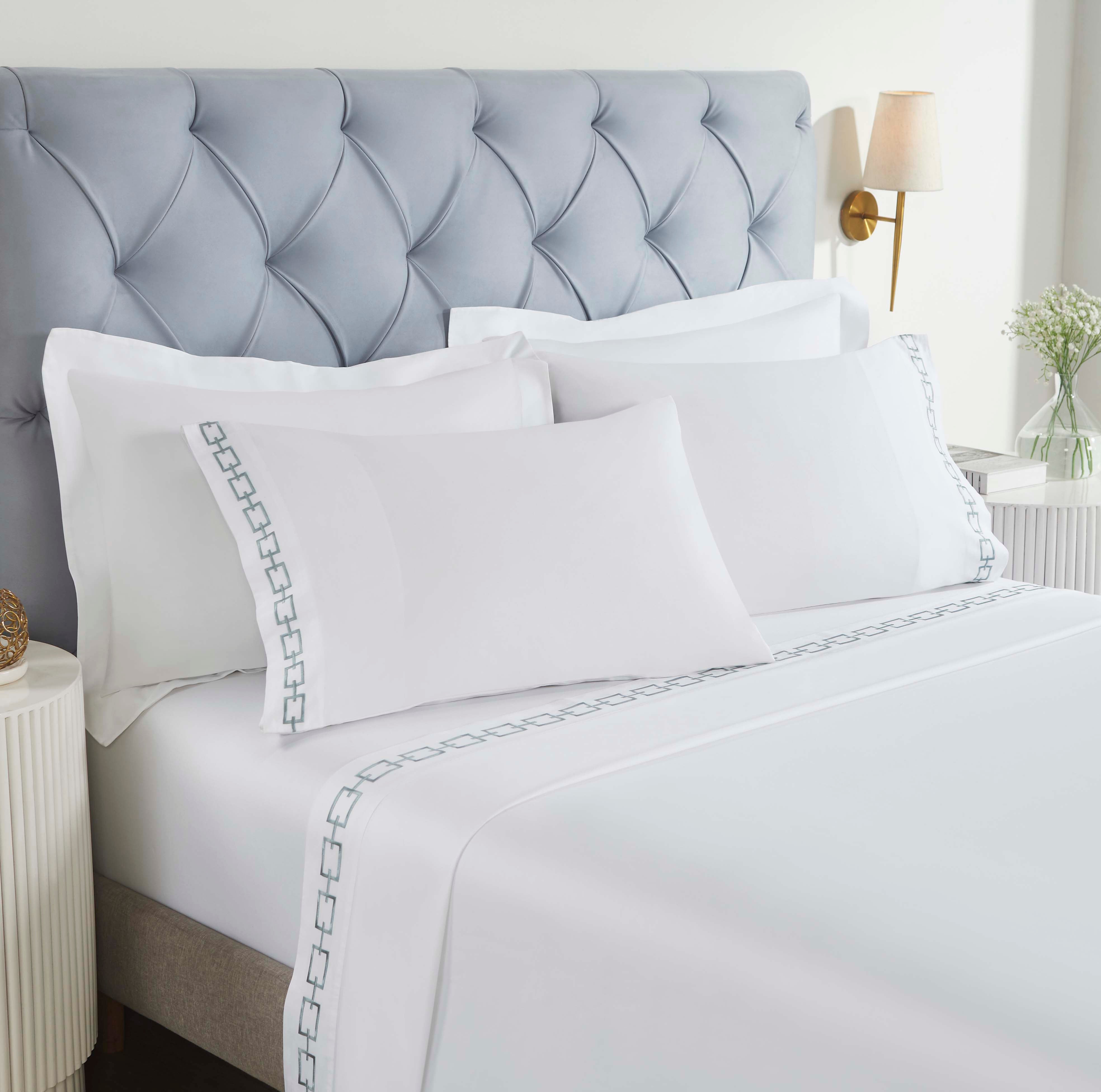 Chain Links Cotton Embroidered Deep Pocket Bed Sheet Set - Queen Size 4-Piece Luxury Bedding for Comfortable Sleep - Perfect for Master Bedroom, Guest Room & Dorm