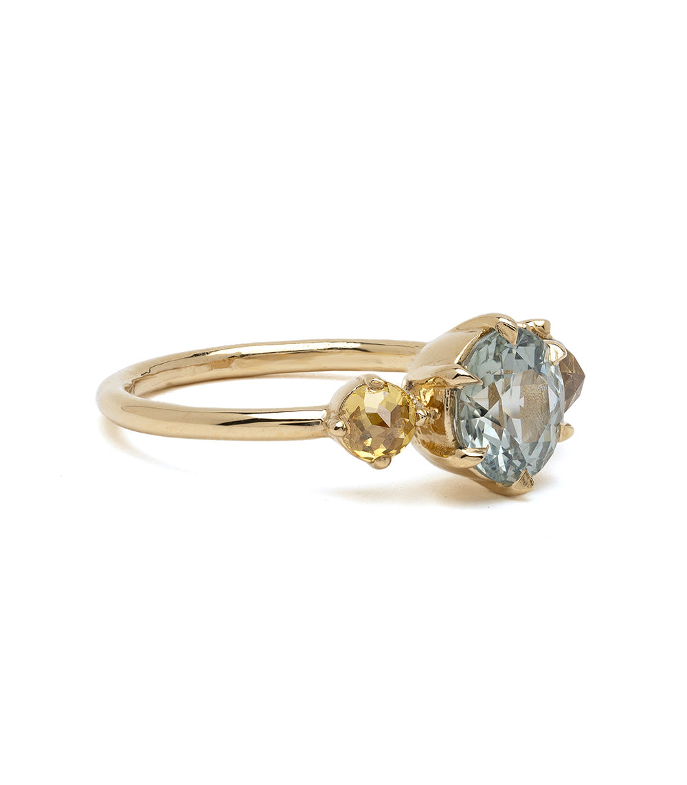 Exquisite Family Ring with Mint Green Montana Sapphire & Diamonds – Perfect for Weddings, Anniversaries & Special Occasions