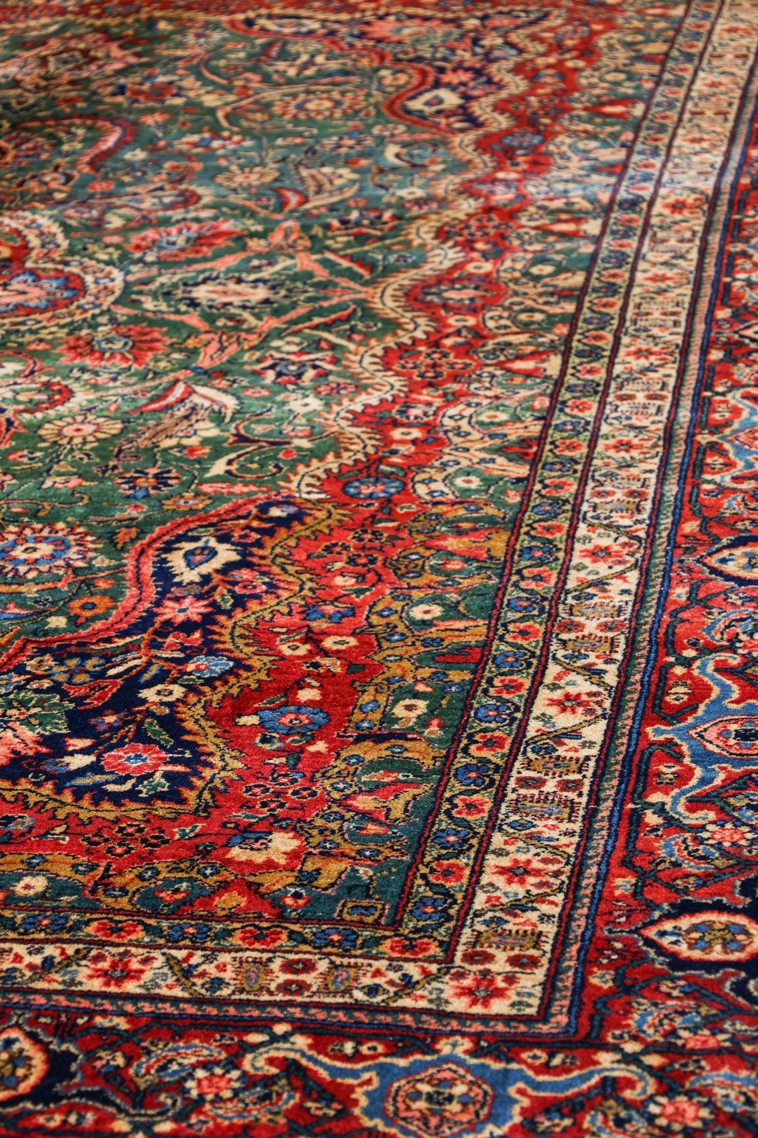 Antique Jozanne Sarouk Handwoven Traditional Persian Rug JF8775 - Vintage Home Decor for Living Room, Bedroom & Office