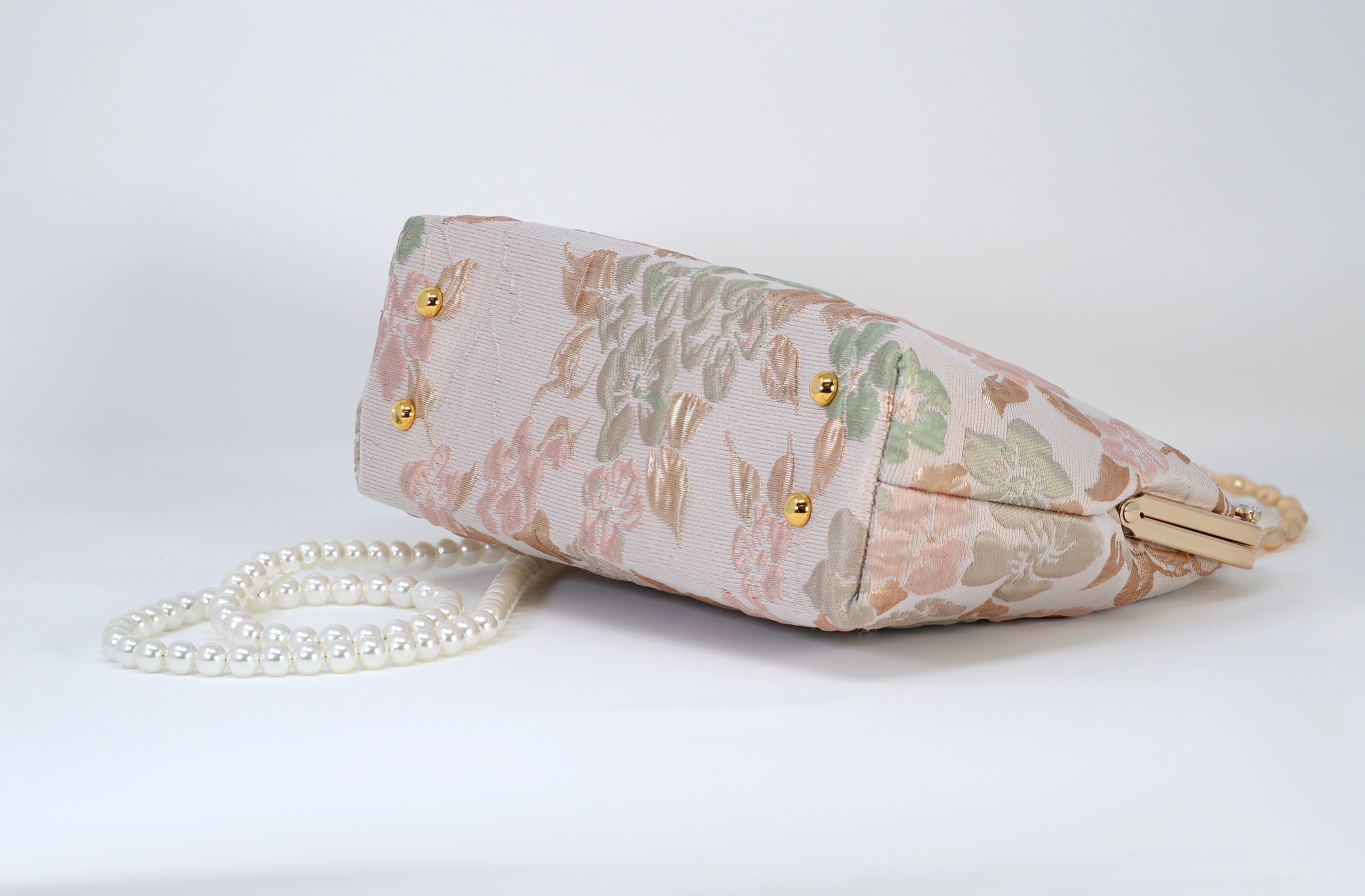 Elegant Peach Floral Embroidered Wedding Clutch Bag – Gold Bridal Evening Purse with Crossbody Strap for Brides, Bridesmaids & Formal Events