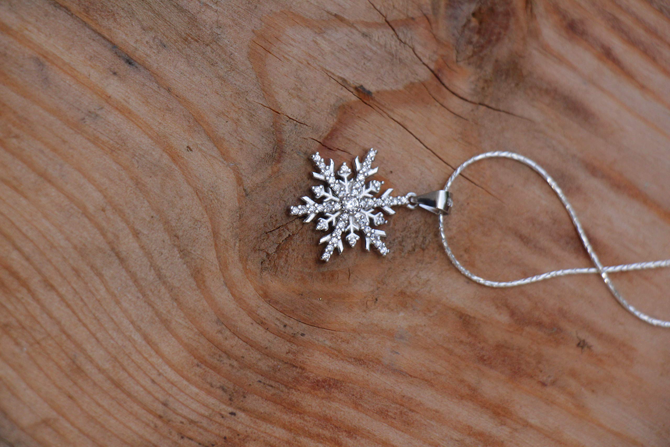 925 Sterling Silver Snowflake Pendant Necklace for Women - Elegant Winter Jewelry Gift for Wife, Bridal, Wedding & Anniversary - Perfect for Christmas, Birthday & Holiday Parties