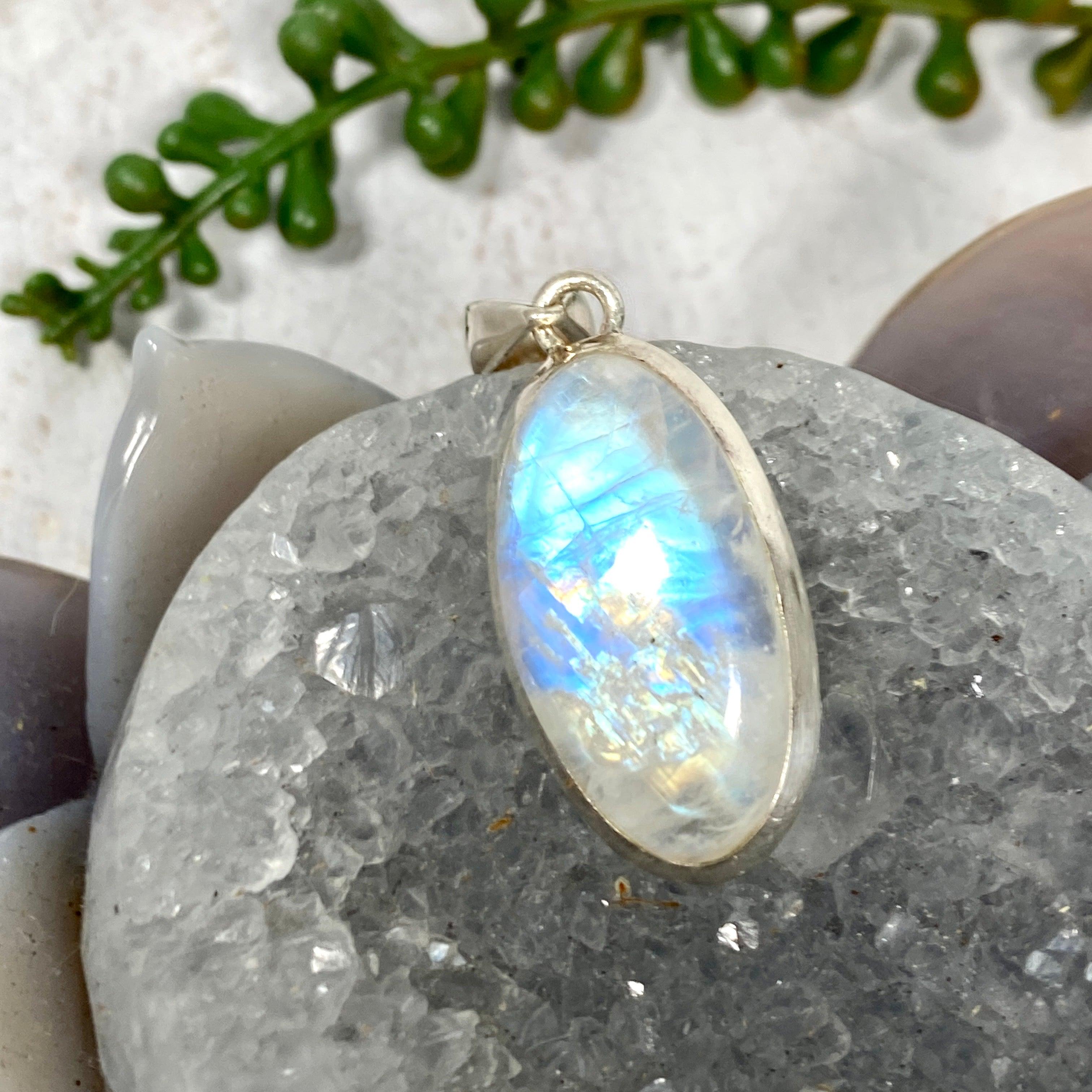 Moonstone Oval Pendant Necklace KPGJ2898 - Elegant Gemstone Jewelry for Women, Perfect for Weddings & Special Occasions