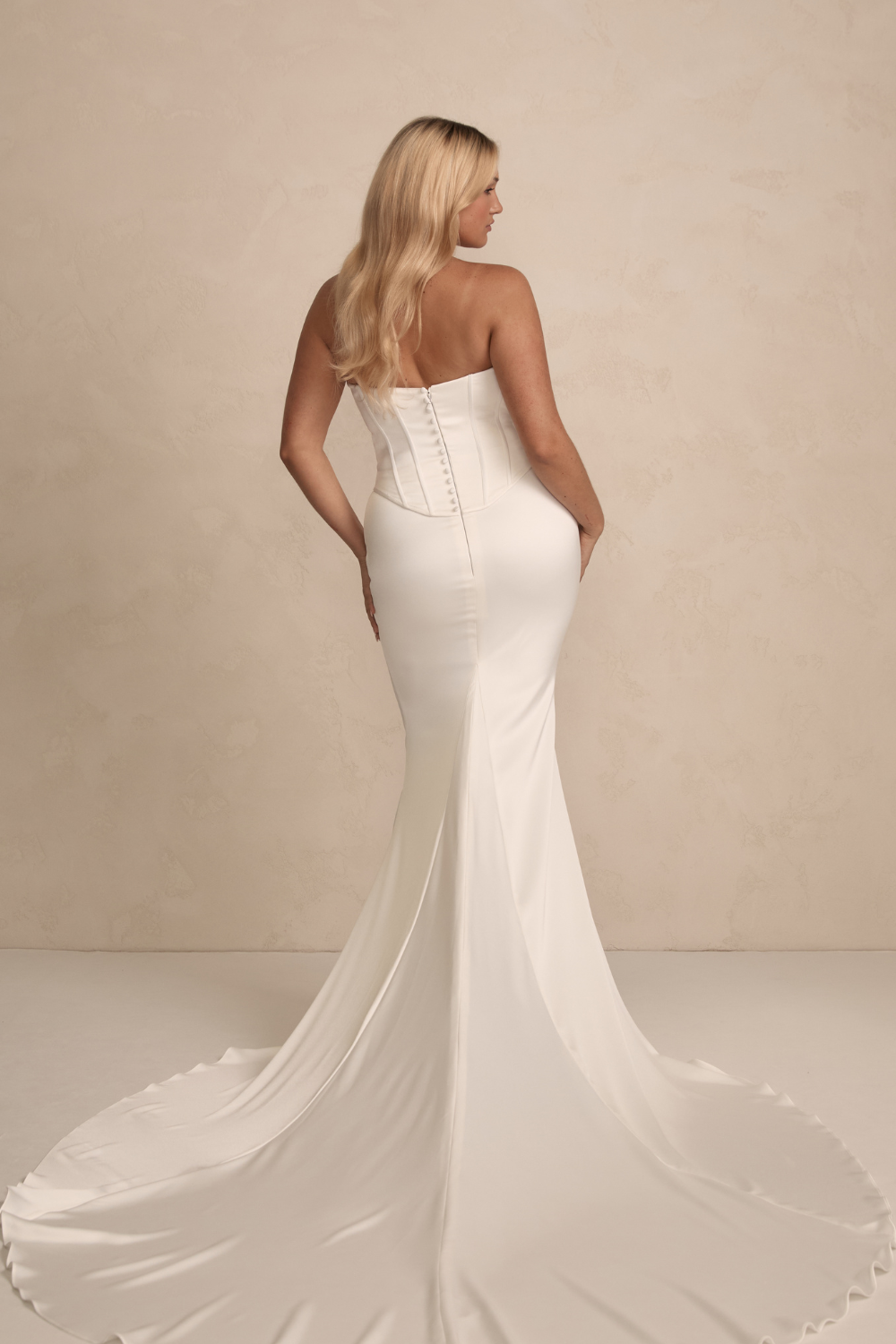 SOL Ready-to-Wear Women's Fashion Clothing - Stylish Outfits for Casual, Work & Special Occasions