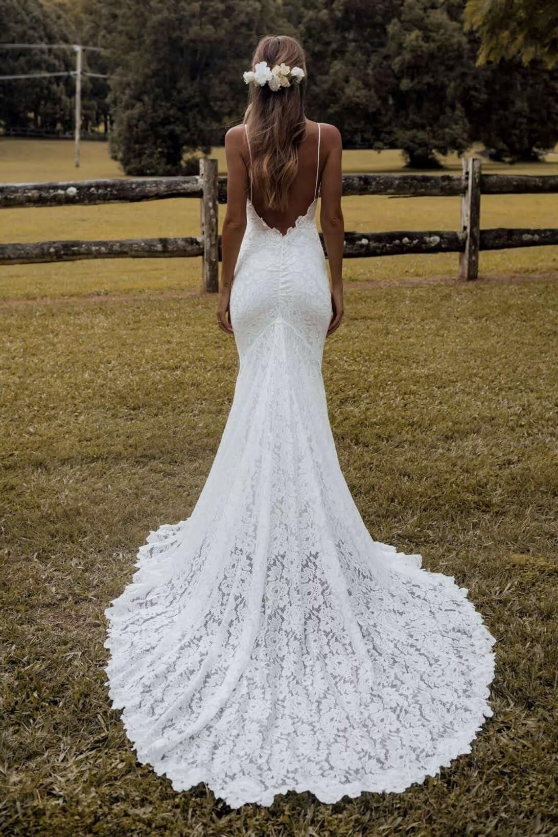 Boho Mermaid Wedding Dress with Lace Spaghetti Straps & V-Neck - Elegant Bodycon Long Bridal Gown for Beach, Garden & Destination Weddings
