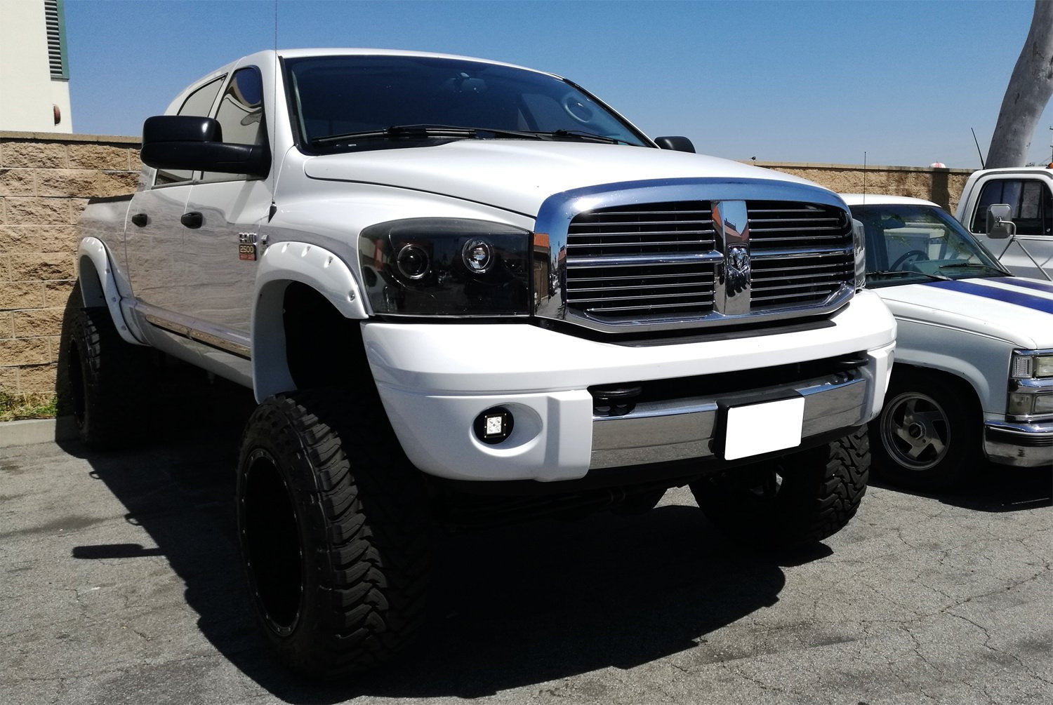 40W CREE LED Pods with Fog Light Opening Mounting Bracket & Wiring Kit - Compatible with 2002-2008 Dodge RAM Trucks - Perfect for Off-Roading, Night Driving & Emergency Lighting
