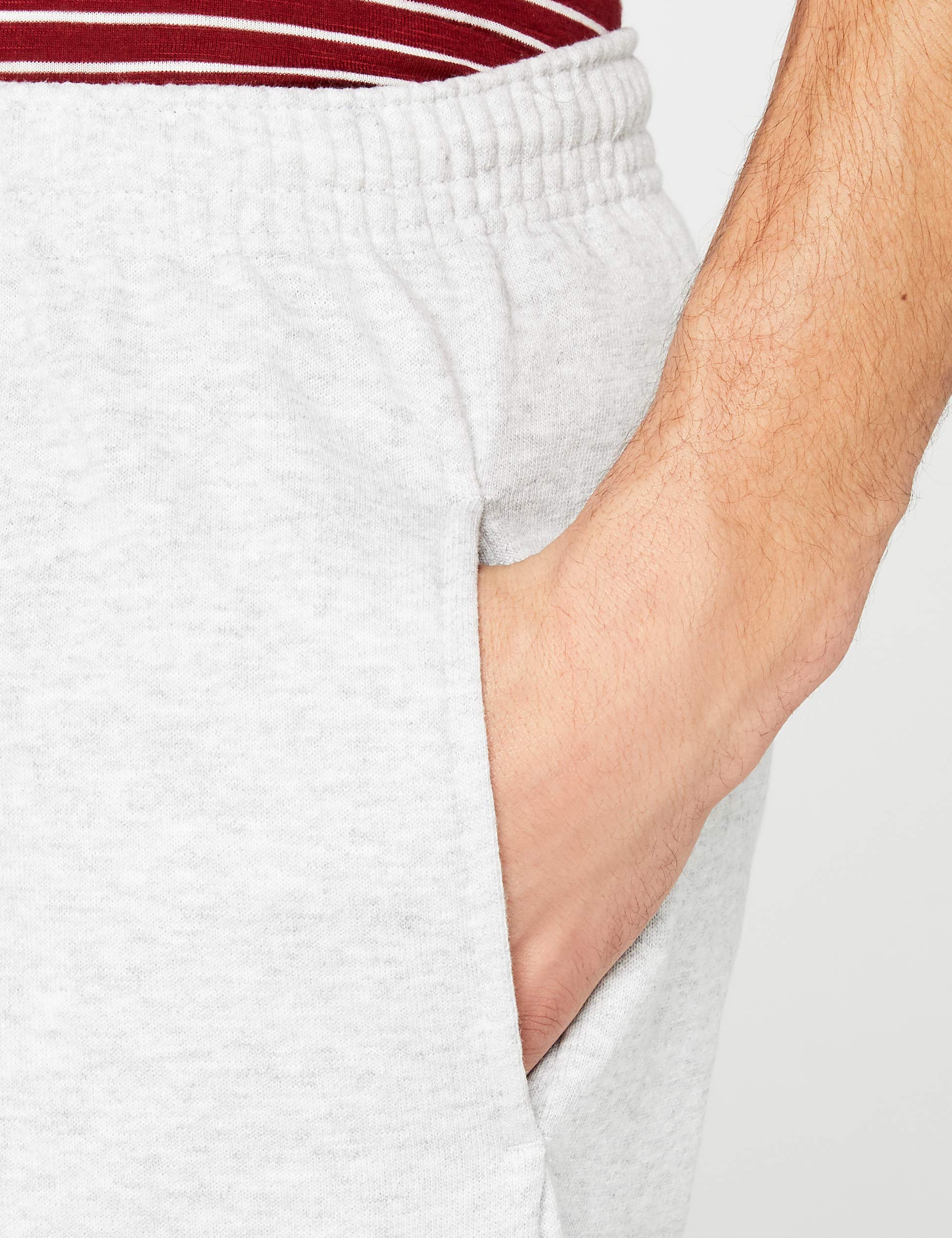 Fruit of the Loom Men's Straight Fit T-Shirt - Soft Cotton Crew Neck Tee for Casual Wear & Everyday Comfort | Perfect for Work, Gym, and Weekend Outfits