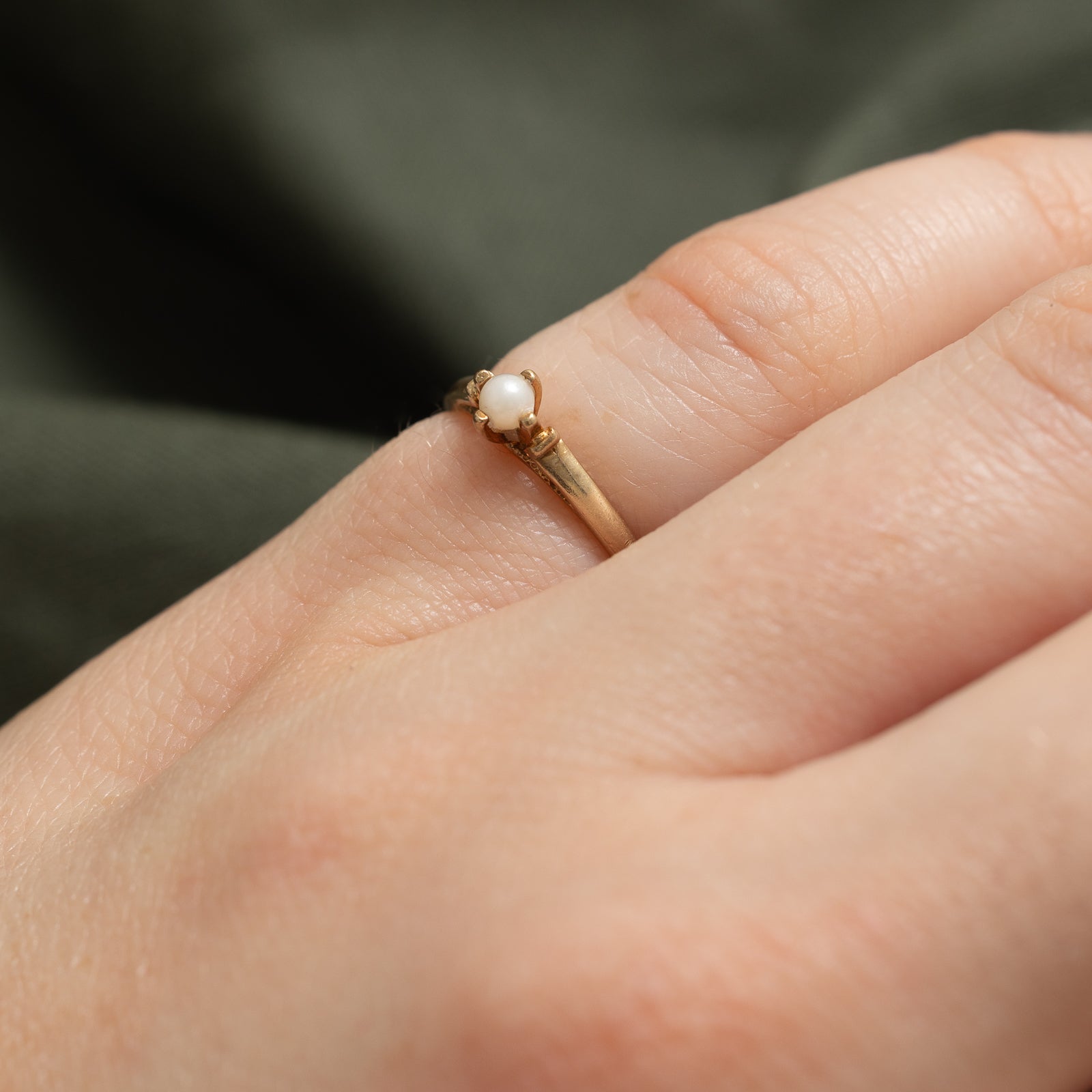 Solitaire Pearl Ring for Women - 2.75mm Genuine Pearl Engagement Ring, Wedding Band, Anniversary Gift Jewelry - Perfect for Proposals, Bridal Sets & Special Occasions