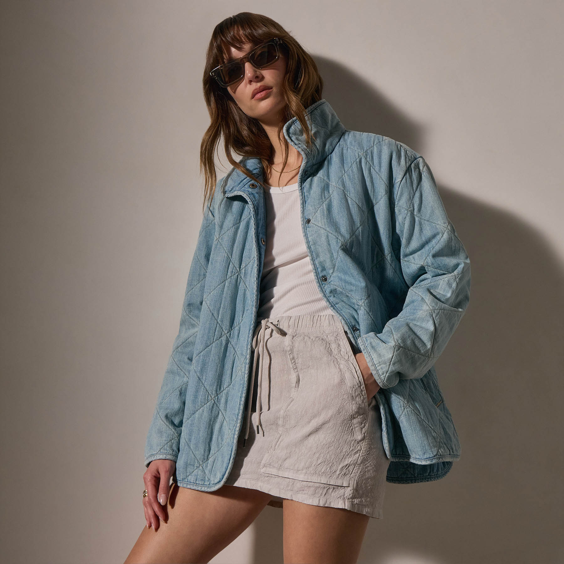 Vintage Bleach Wash Diamond Quilted Denim Jacket for Women - Stylish Distressed Denim Coat for Casual Outfits & Streetwear Fashion