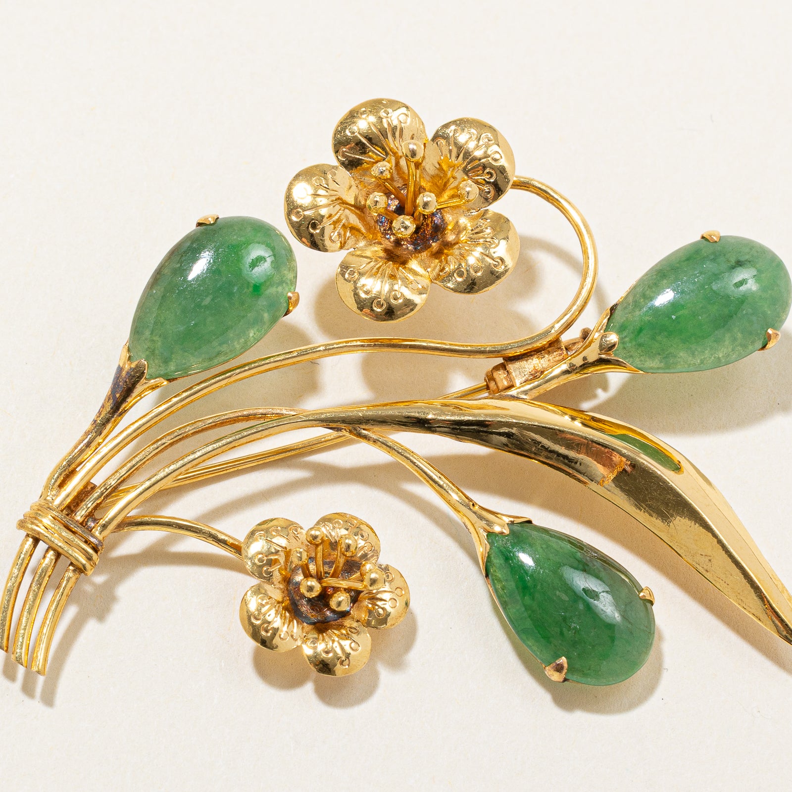Exquisite 7.50ctw Nephrite Jade Floral Brooch Pin - Vintage Inspired Jewelry for Women | Perfect for Weddings, Parties & Special Occasions