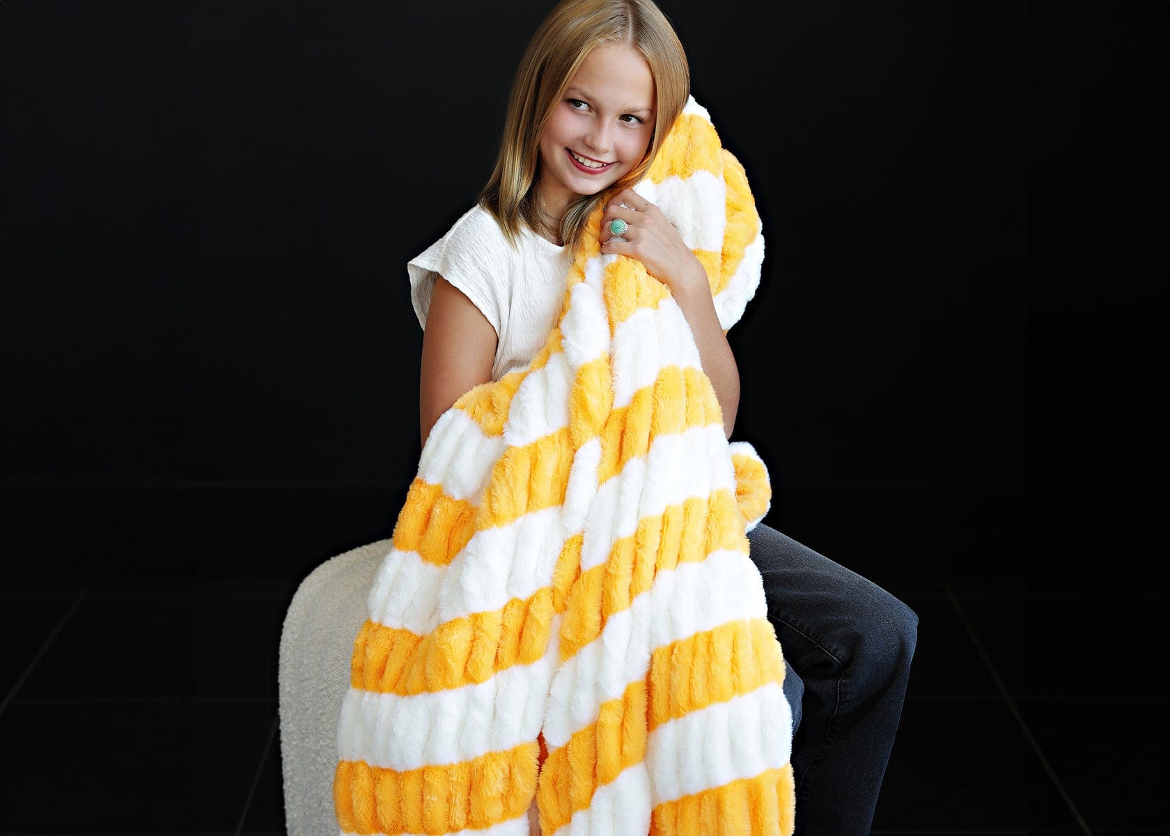 Soft & Cozy Hugs Creamsicle Blanket - Plush Fleece Throw for Couch, Bed & Travel - Perfect for Snuggling, Gifts & Home Decor