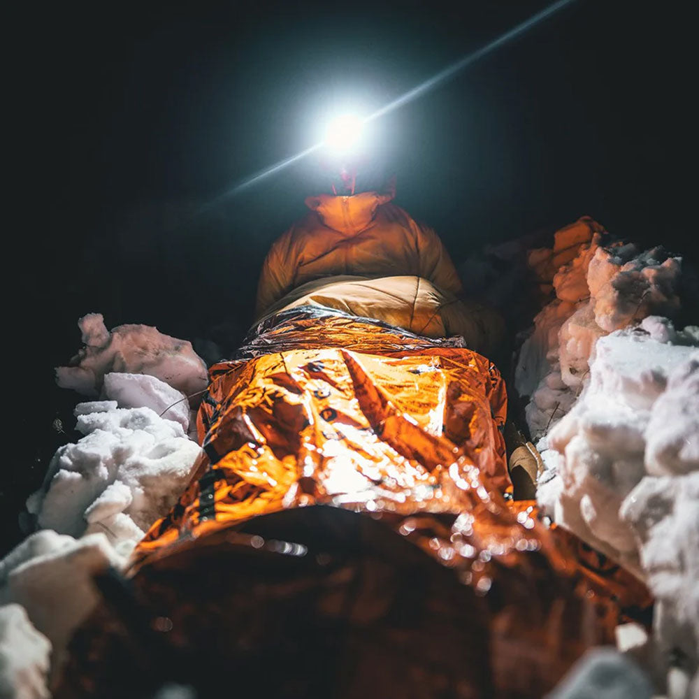 Lifesystems Heatshield Bivy Bag - Lightweight Emergency Survival Sleeping Bag for Camping, Hiking & Outdoor Adventures - Waterproof & Windproof Shelter for Extreme Weather Conditions