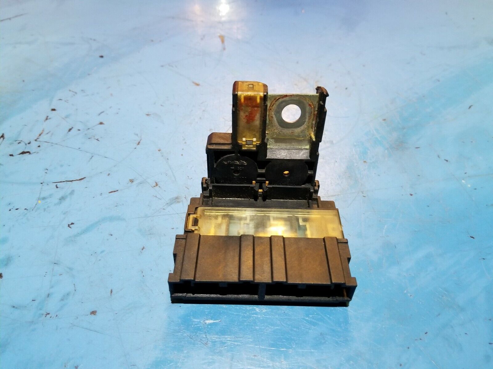 03 04 05 Nissan Maxima Battery Fuse Terminal OEM Replacement - Compatible with 2003-2005 Nissan Maxima - Perfect for Electrical System Repairs & Maintenance