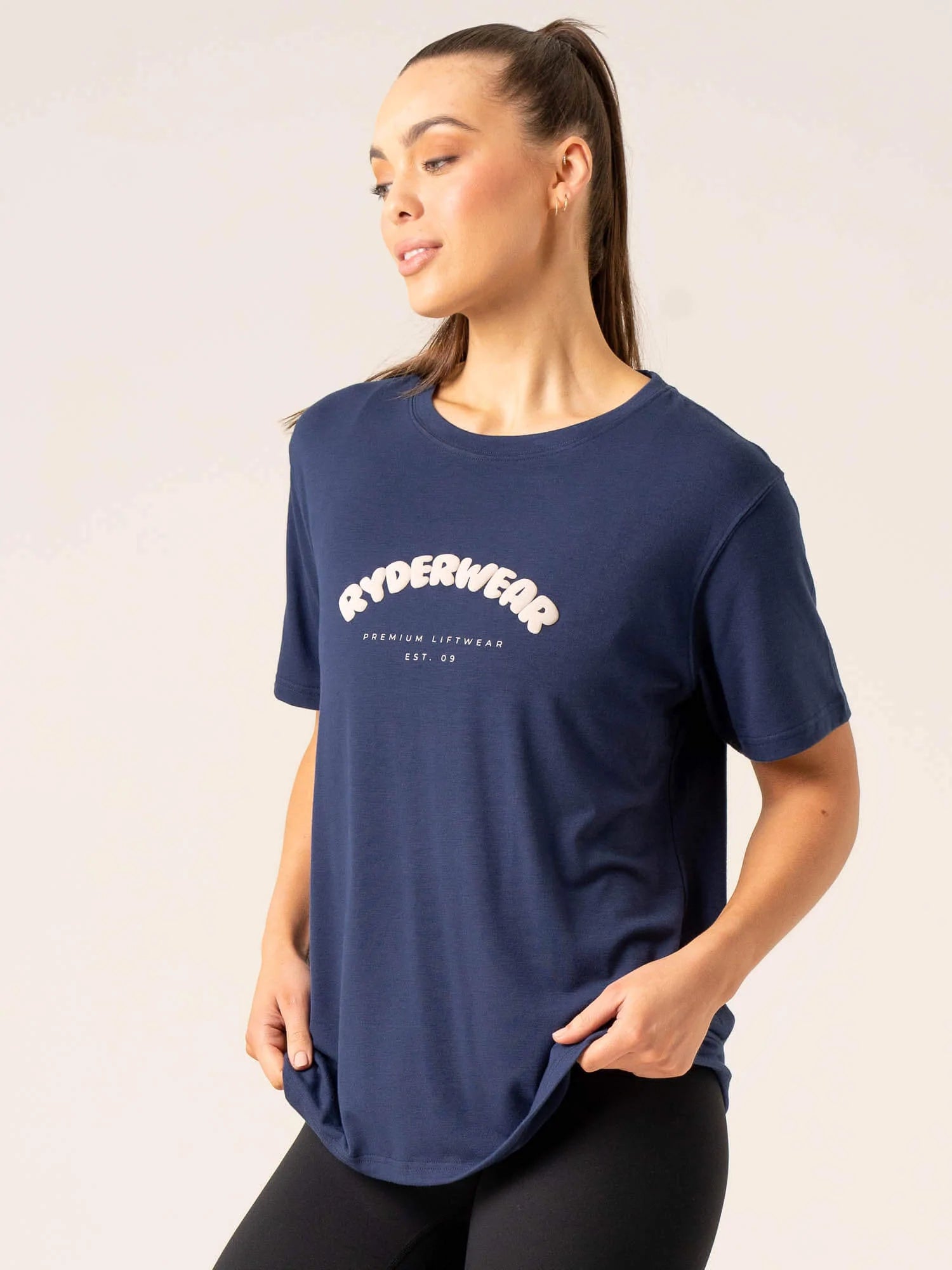 Men's Slim Fit Off Side Longline T-Shirt - Navy Blue Casual Tee for Streetwear & Layering | Comfortable & Stylish Everyday Wear