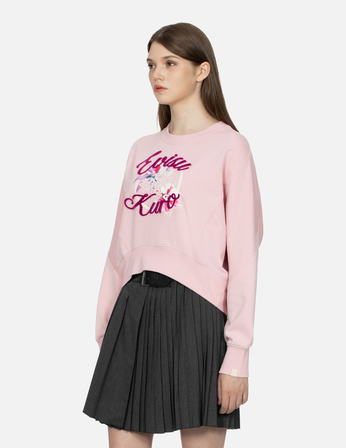Floral Kamon Print Jacquard Loose Fit Sweatshirt for Women - Japanese Inspired Casual Pullover with Logo - Perfect for Streetwear, Loungewear & Autumn Fashion