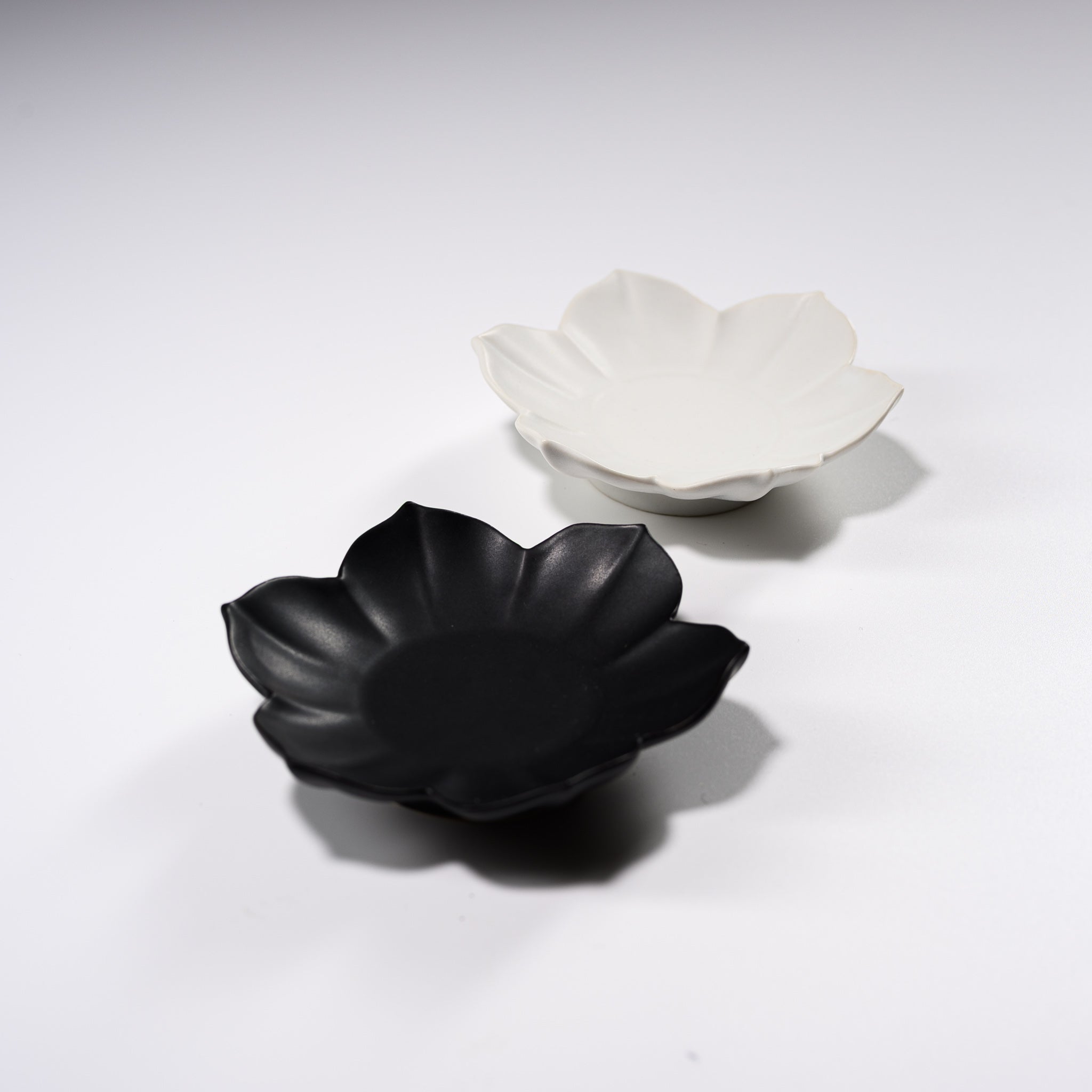 Handmade Usukiyaki Small Dish - Lotus Design Japanese Ceramic Appetizer Plate for Sushi, Soy Sauce & Condiments | Perfect for Home Dining, Gifts & Japanese Cuisine Lovers