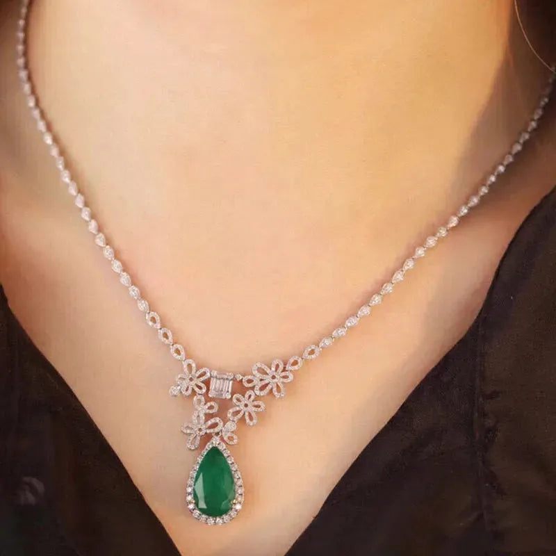 18K White Gold Natural Emerald & Diamond Floral Necklace for Women | Elegant Banquet Jewelry Gift | Perfect for Weddings, Galas & Special Occasions