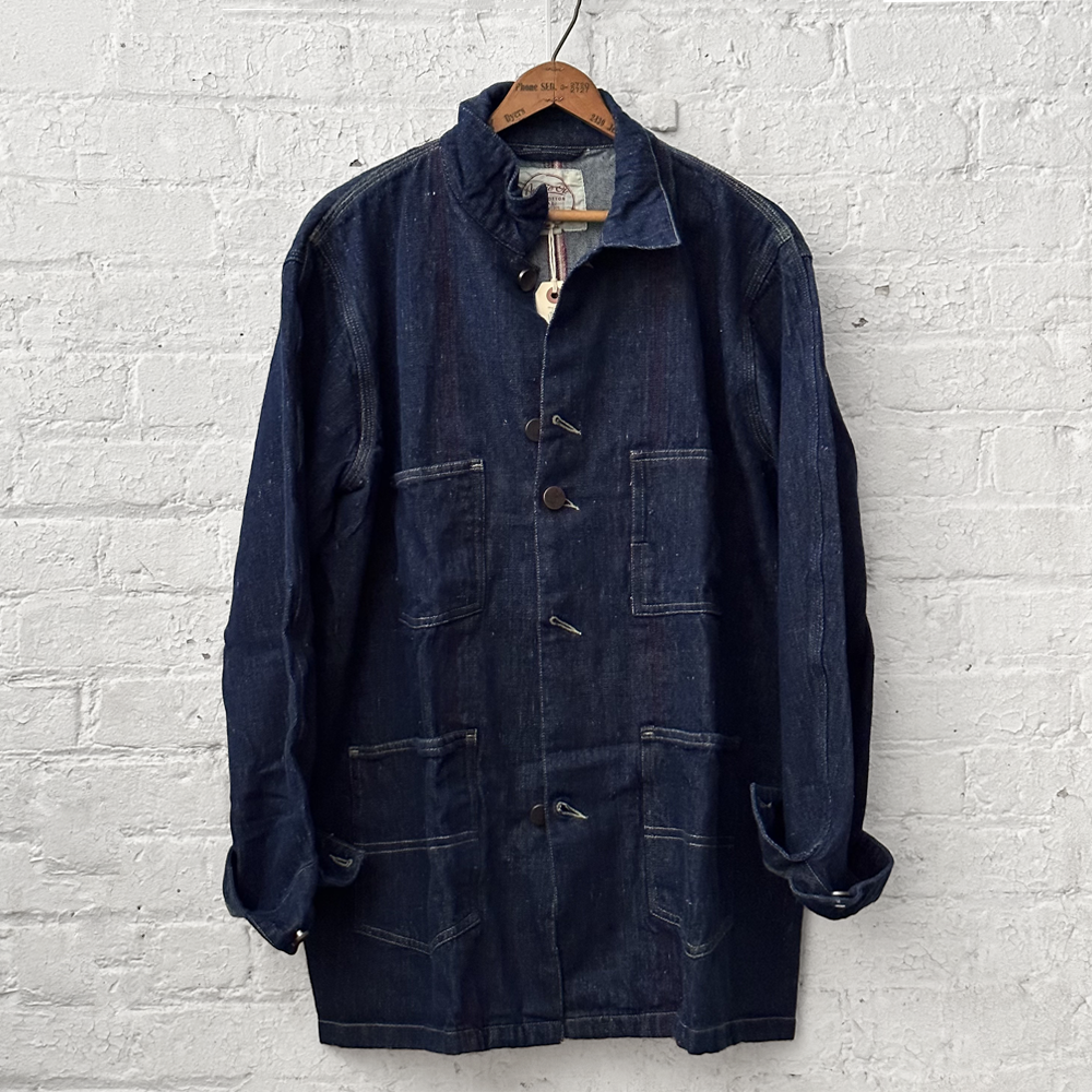 Stylish Blue Denim Jacket for Women & Men - Vintage Washed Denim Jacket with Front Pockets - Perfect for Casual Outfits, Streetwear & Fall Layering