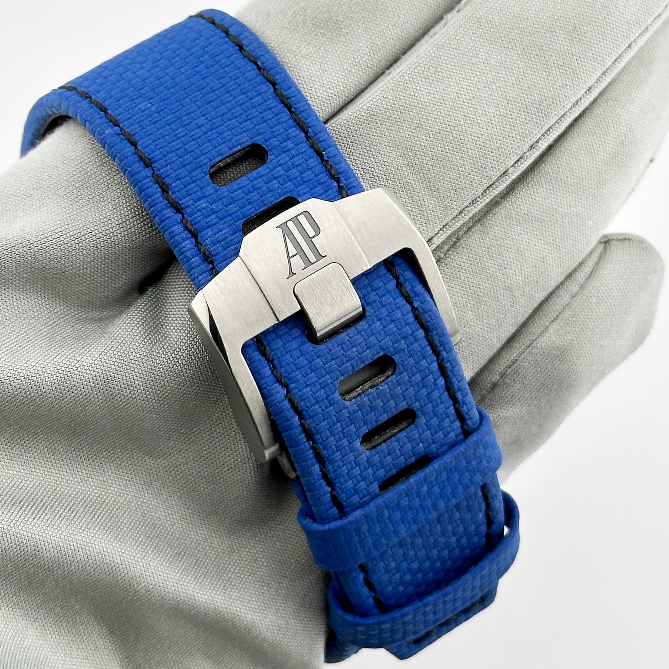 Audemars Piguet Royal Oak Offshore 26420CE.OO.A043VE.01 Automatic Chronograph Men's Watch - Black & Blue Ceramic Case (2023) - Luxury Sports Watch for Business, Gifting & Special Occasions