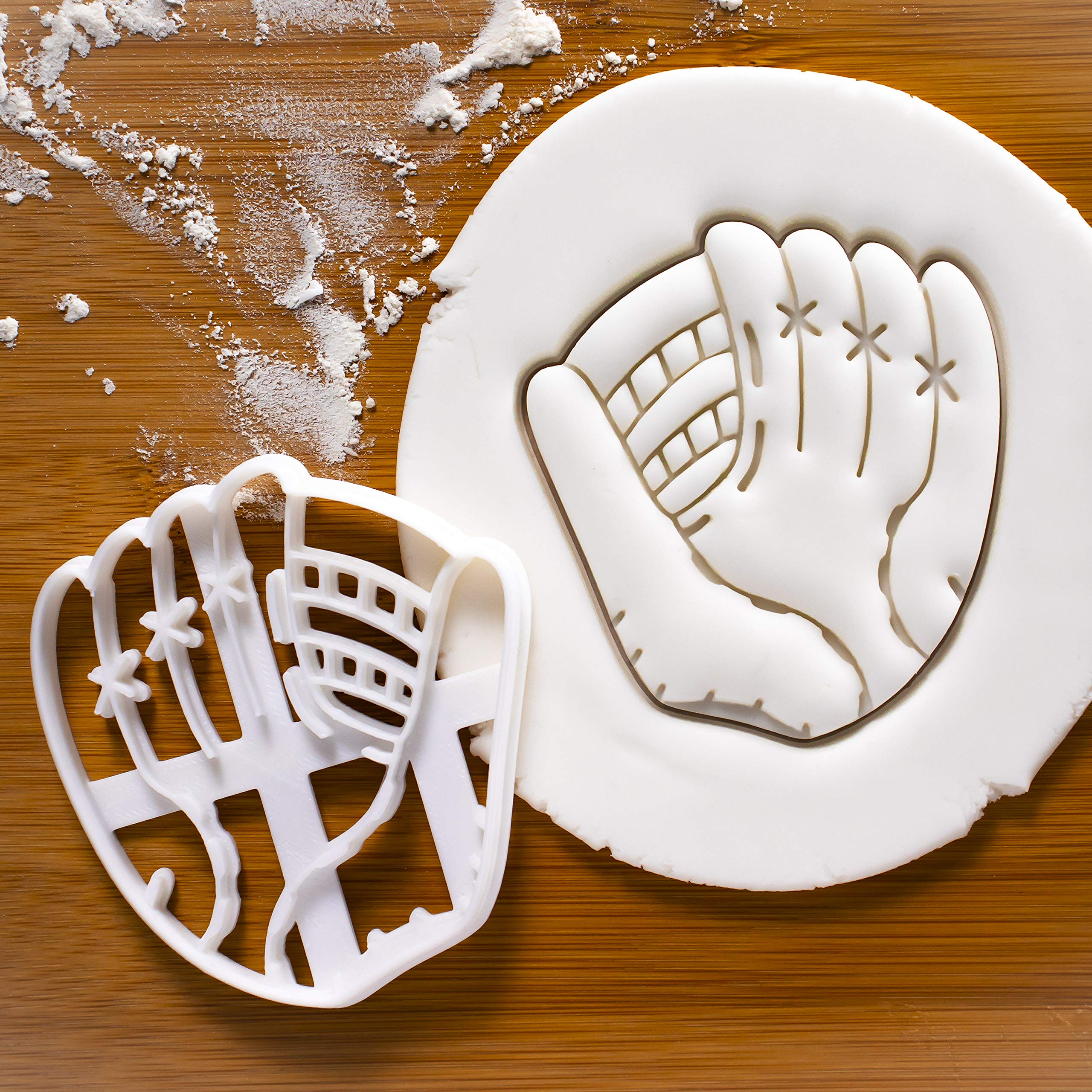 Premium Softball Glove Cookie Cutter - 1 Piece Baseball Baking Tool for Cookies, Cupcakes & Decorations | Perfect for Sports-Themed Parties, Baseball Fan Gifts & Home Baking
