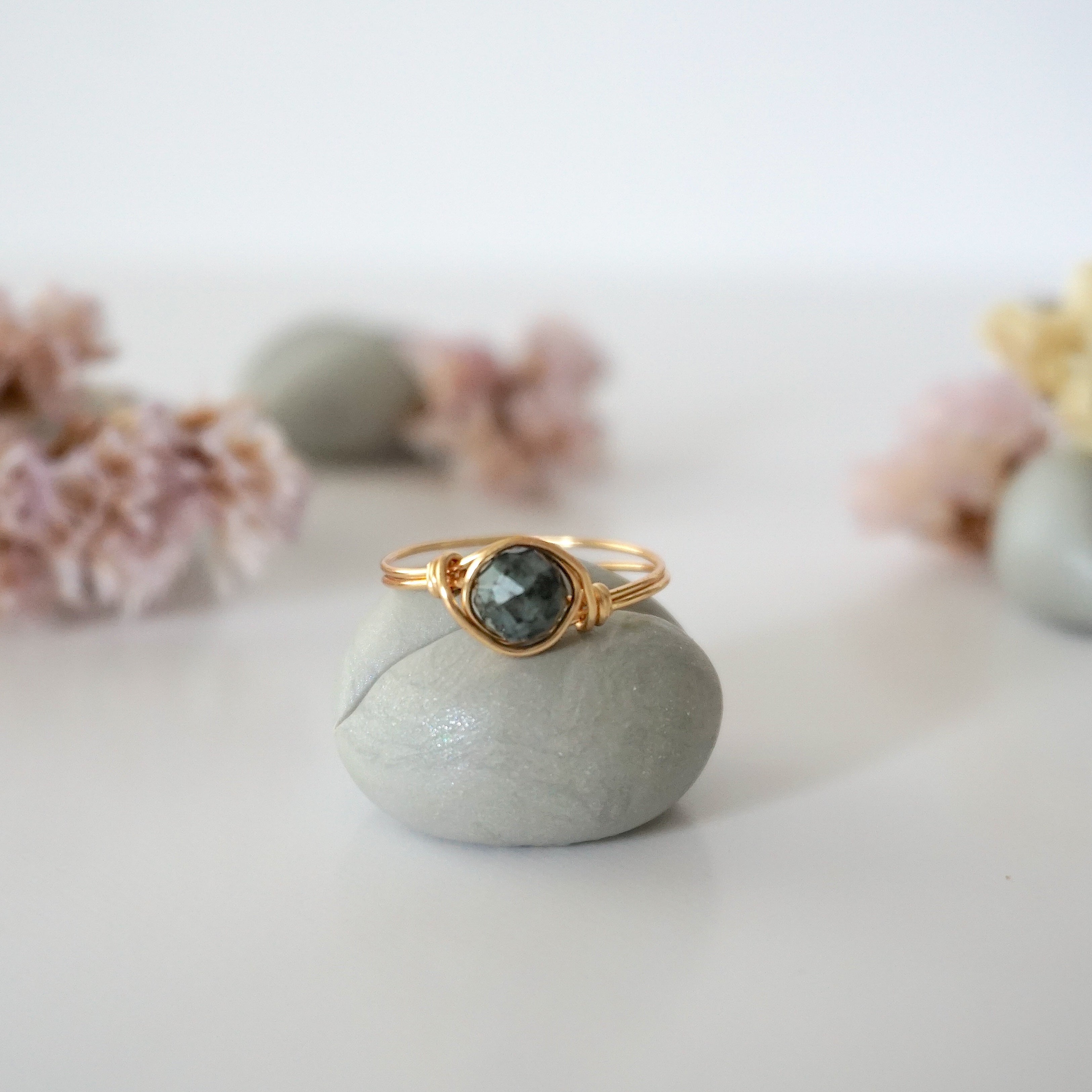Emerald Birthstone Ring for Women - Elegant May Birthstone Jewelry Gift for Mom, Sister, Girlfriend - Perfect for Birthdays, Anniversaries & Special Occasions