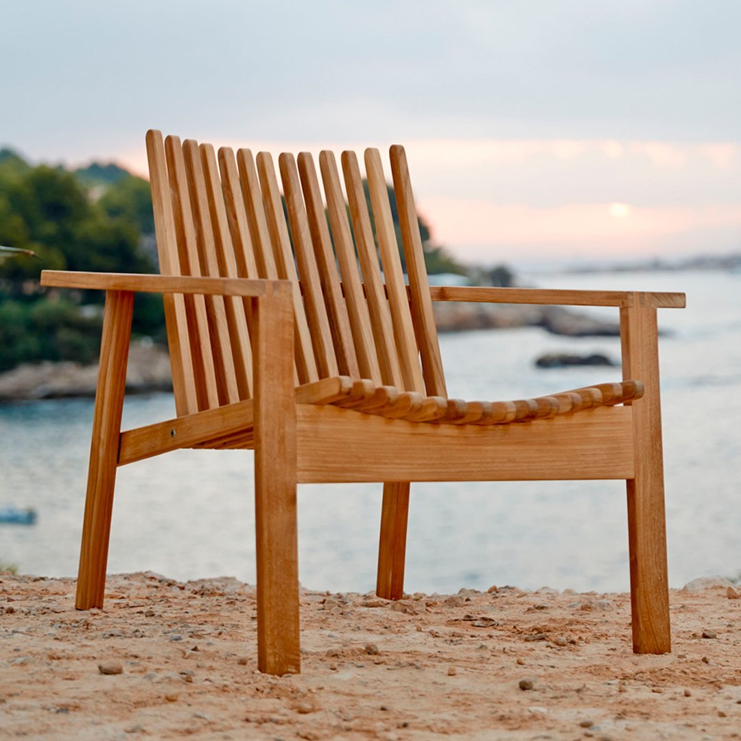 Premium Amaze Outdoor Lounge Chair - Waterproof, Lightweight & Foldable Patio Furniture for Poolside, Beach, Garden & Backyard Relaxation