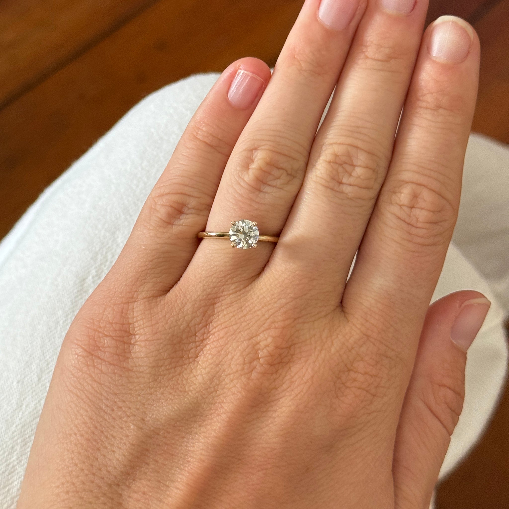 1 Carat J Color SI1 Clarity Round Cut Solitaire Diamond Engagement Ring in 14K Yellow Gold - Perfect for Proposals, Weddings & Anniversaries
