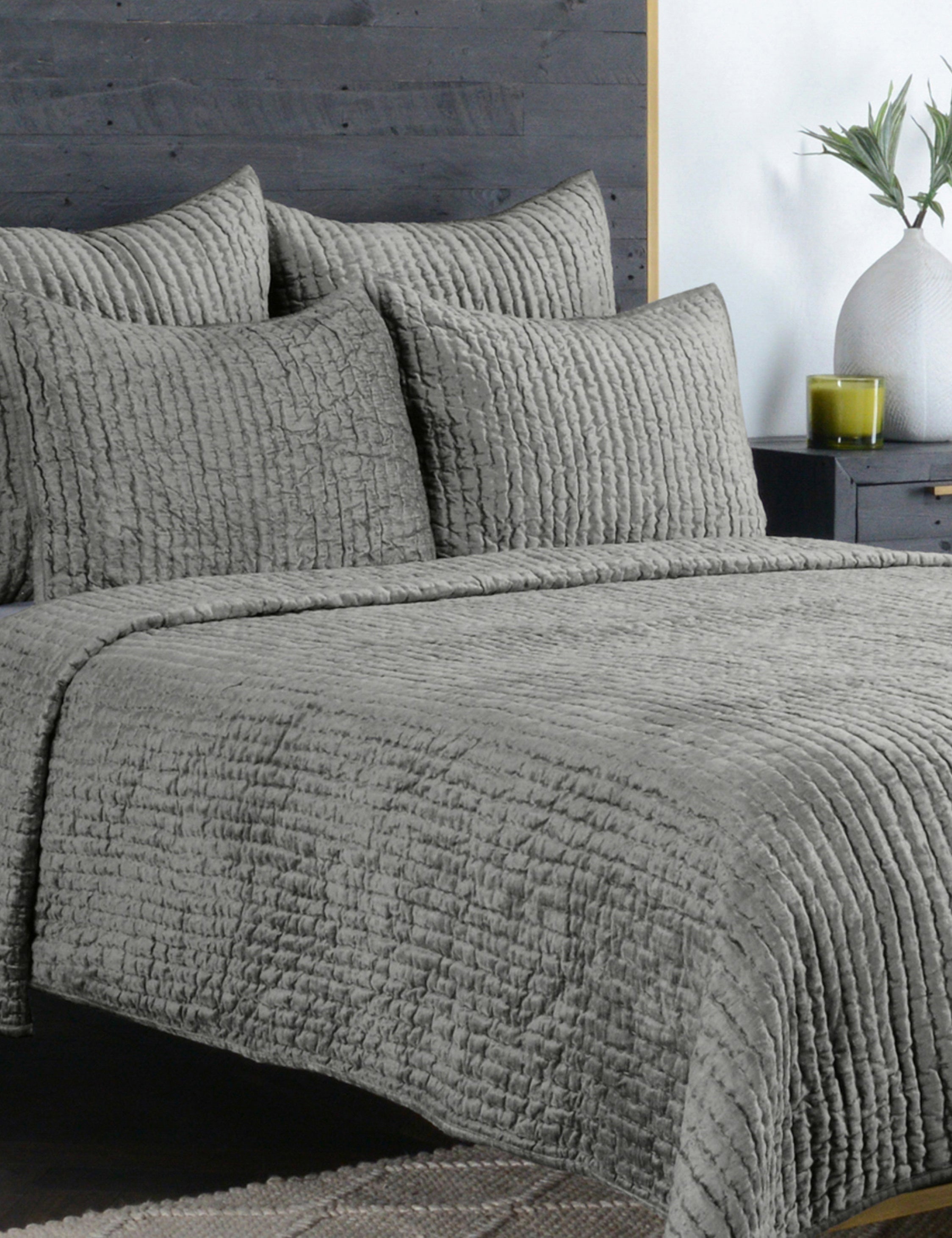Classic Home Giulia Quilt Set - Luxury Bedding for Master Bedroom & Guest Room, Soft & Breathable Comfort for All Seasons