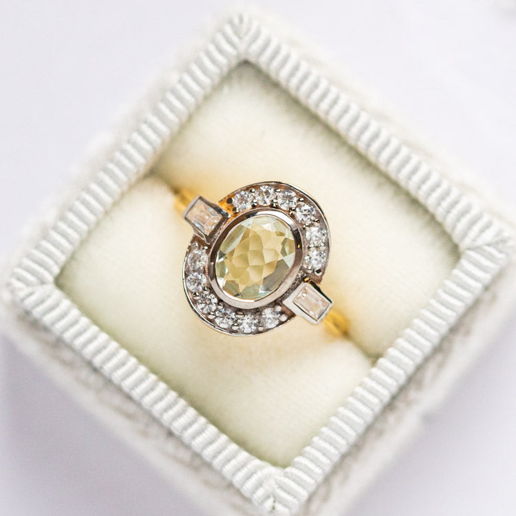 Elegant Oval Green Amethyst and Cubic Zirconia Ring - Perfect for Weddings, Anniversaries & Special Occasions