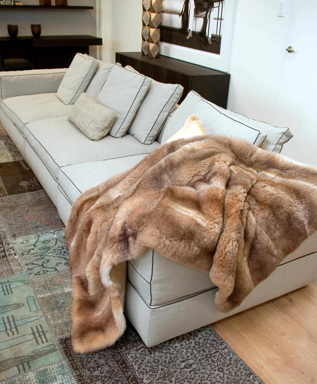 Soft & Cozy Honey Possum Fur Blanket - Luxurious Warmth for Winter Nights, Perfect for Couches, Beds & Camping - Hypoallergenic & Ultra-Plush