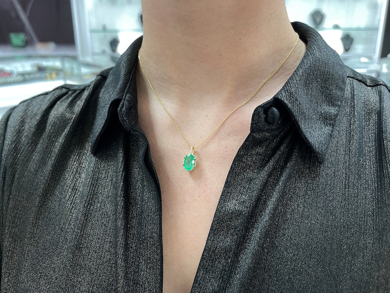 3.0 Carat Natural Green Emerald Solitaire Oval Pendant Necklace - 6 Prong Gold Setting for Women - Perfect for Weddings, Anniversaries & Special Occasions