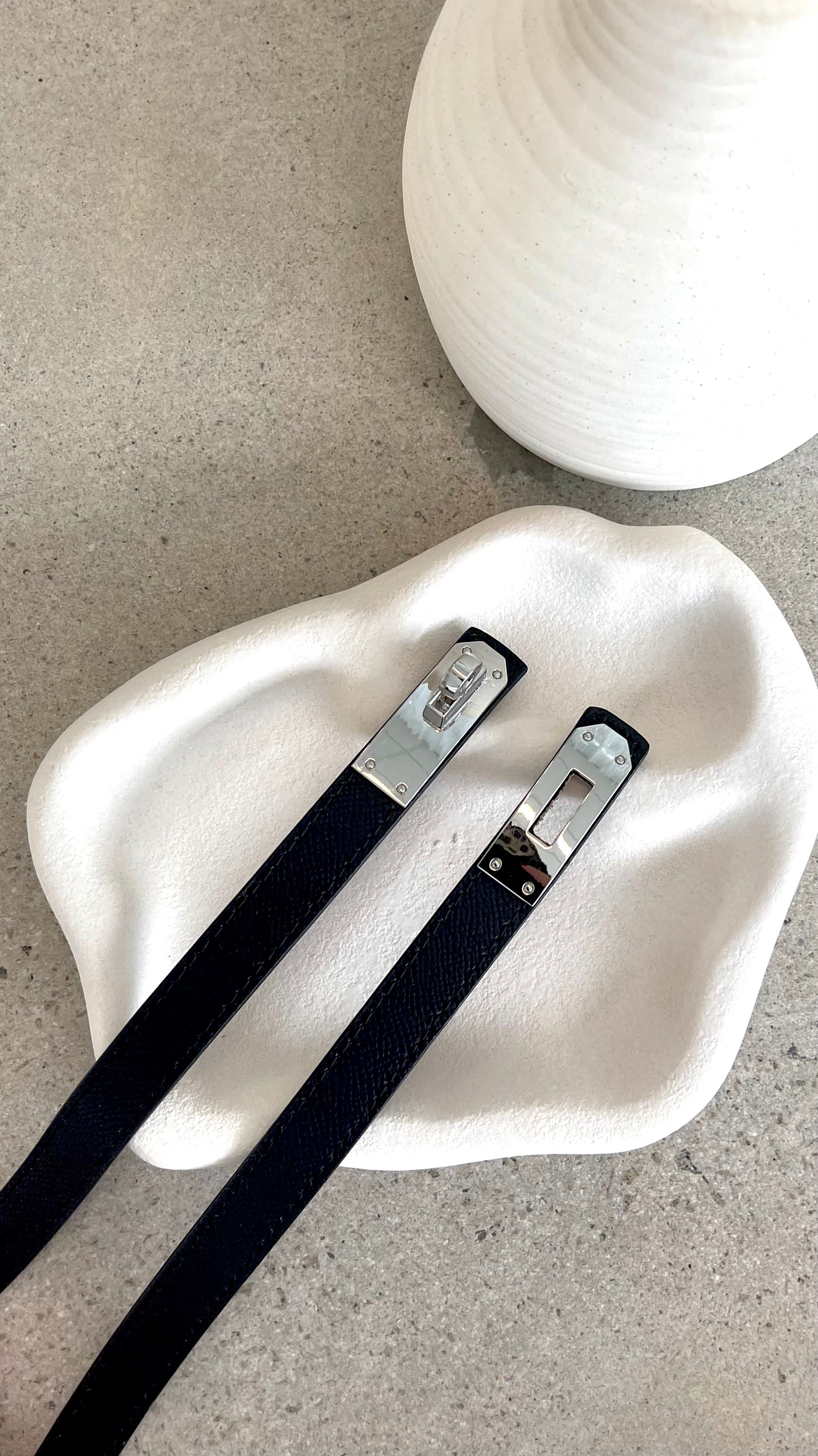 Black Aline Belt for Women - Adjustable Waist Belt for Dresses, Skirts & Pants - Fashion Accessory for Casual & Office Wear