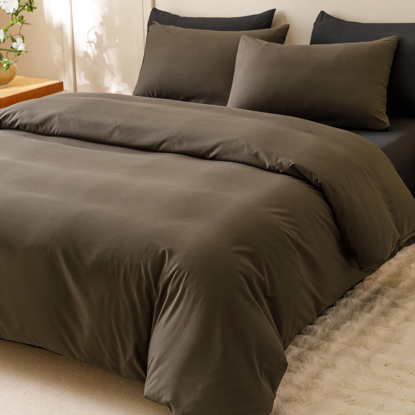 CLOTHKNOW Chestnut Brown Comforter Set 3-Piece California King - Soft Dark Brown Bedding with Mocha Coffee Accents for Cozy Bedroom Decor
