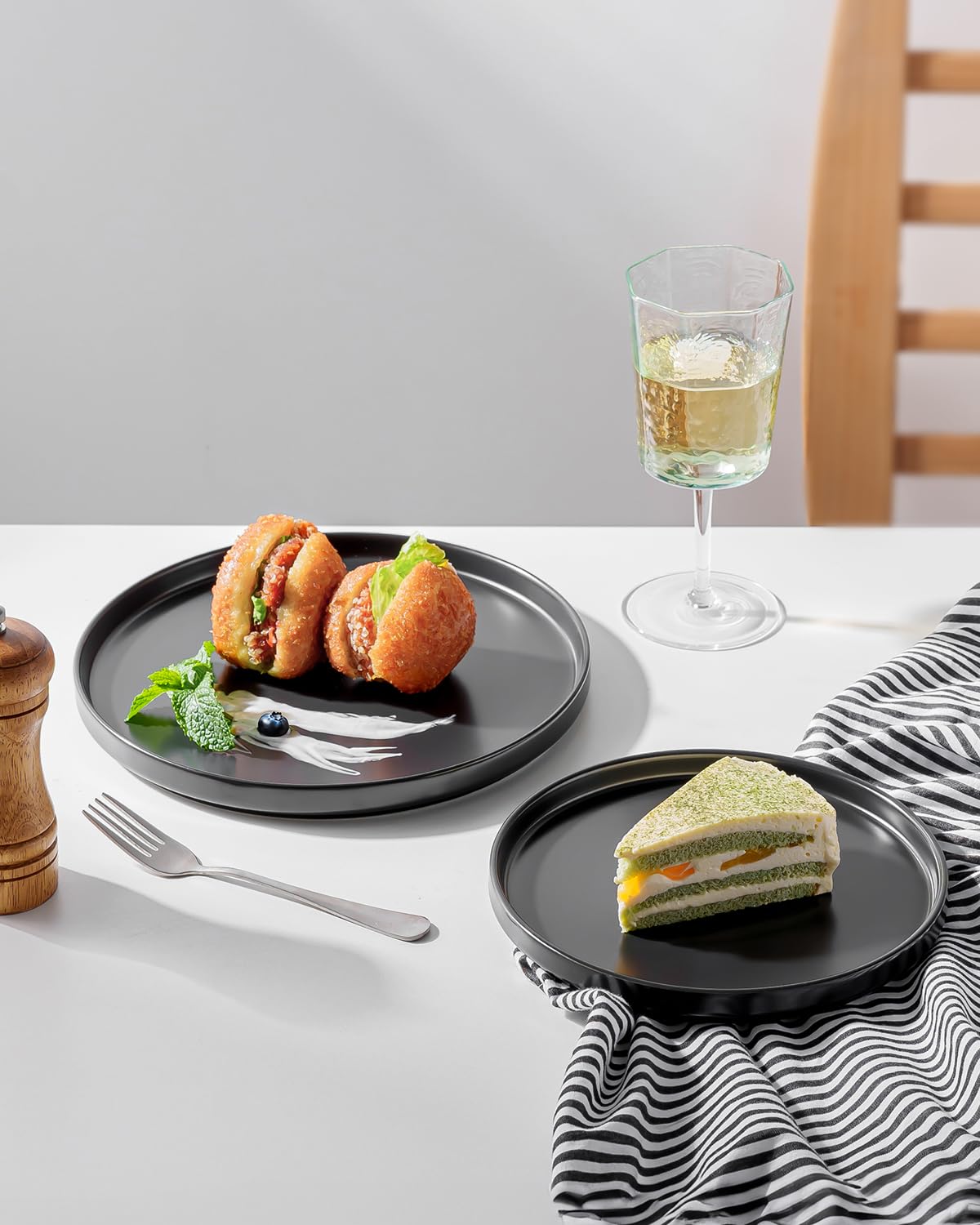 Premium Onniyor Porcelain Dinner Plates Set - 8 Inch Round Scratch-Resistant Plates for Dessert, Salad & Serving | Microwave, Oven & Dishwasher Safe (Set of 6, Black) | Perfect for Dinner Parties, Restaurants & Everyday Dining