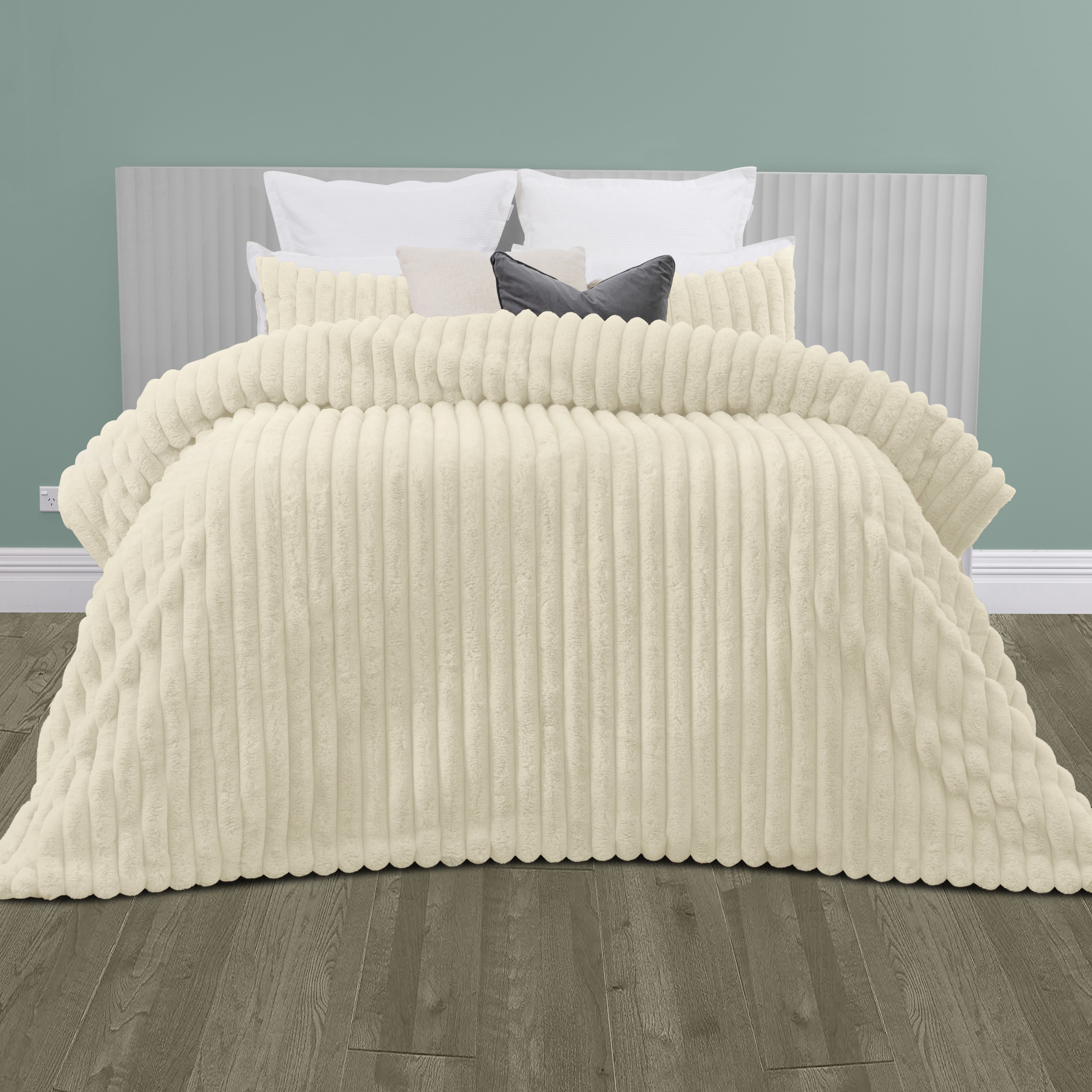 Arna 3-Piece Queen Size Comforter Set - 240x240cm Duvet Cover with 2 Pillow Cases 48x73cm in Ivory White | Soft Bedding for Master Bedroom, Guest Room & Dorm Decor