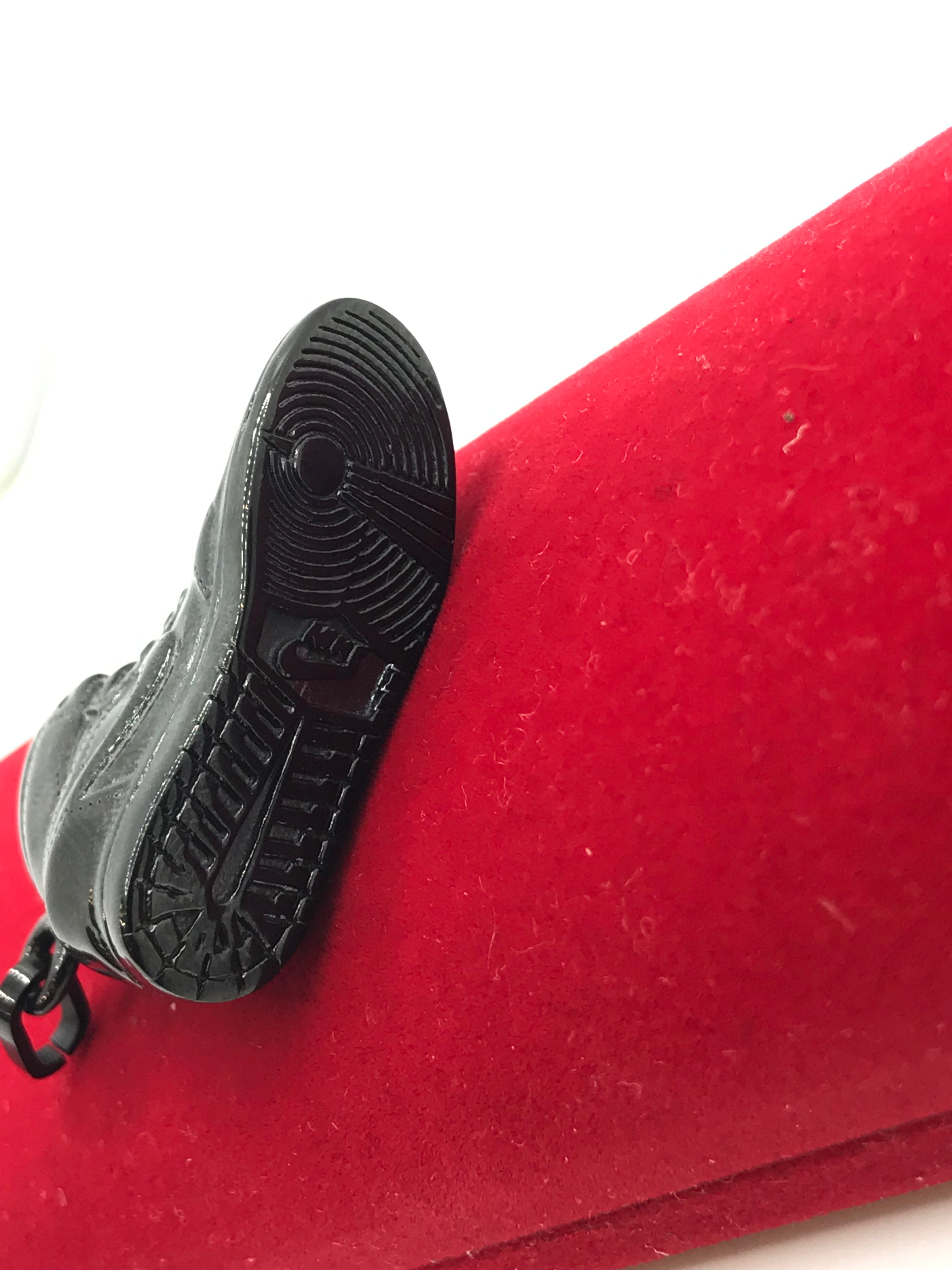 Premium Stainless Steel Shoe Pendant Charm - Durable & Stylish Jewelry for Sneakers, Boots & Casual Shoes - Perfect for Customization, Gifts & Fashion Accessories