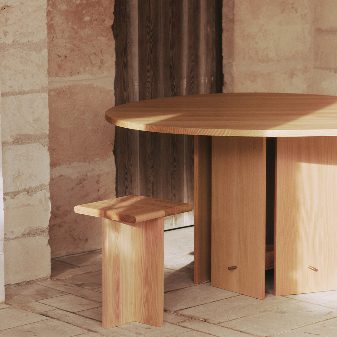 Modern Aukko Dining Table - Solid Wood Kitchen Table for 6 - Perfect for Family Dinners & Entertaining Guests