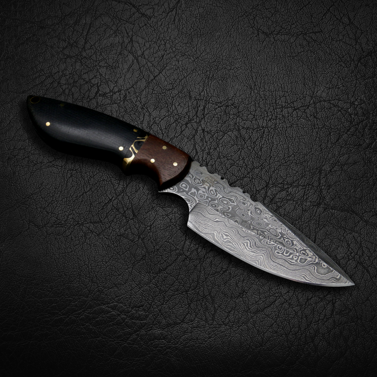 Premium Quanah Damascus Steel Hunting Knife - Handcrafted Outdoor Survival Knife for Camping, Bushcraft & Hunting | Razor Sharp Blade with Ergonomic Handle