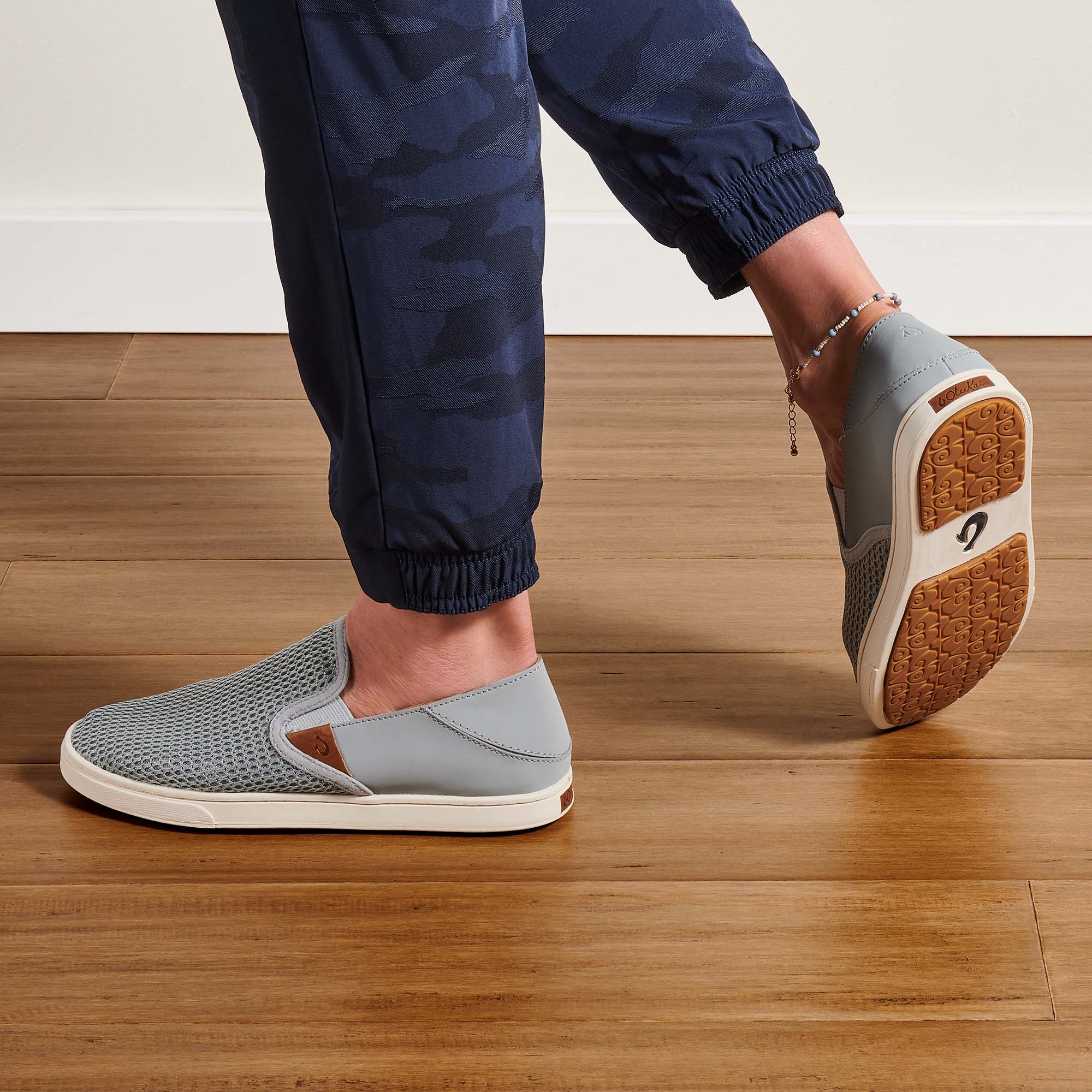 Pehuea Pale Grey Sneakers - Lightweight Comfortable Walking Shoes for Men & Women - Perfect for Running, Gym, and Casual Wear