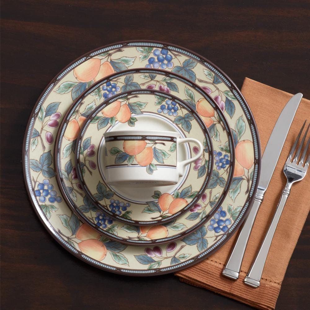 Garden Harvest® Set of 4 Salad Plates - Elegant Dinnerware for Healthy Eating, Perfect for Salads, Appetizers & Small Meals - Ideal for Home Dining, Parties & Outdoor Picnics