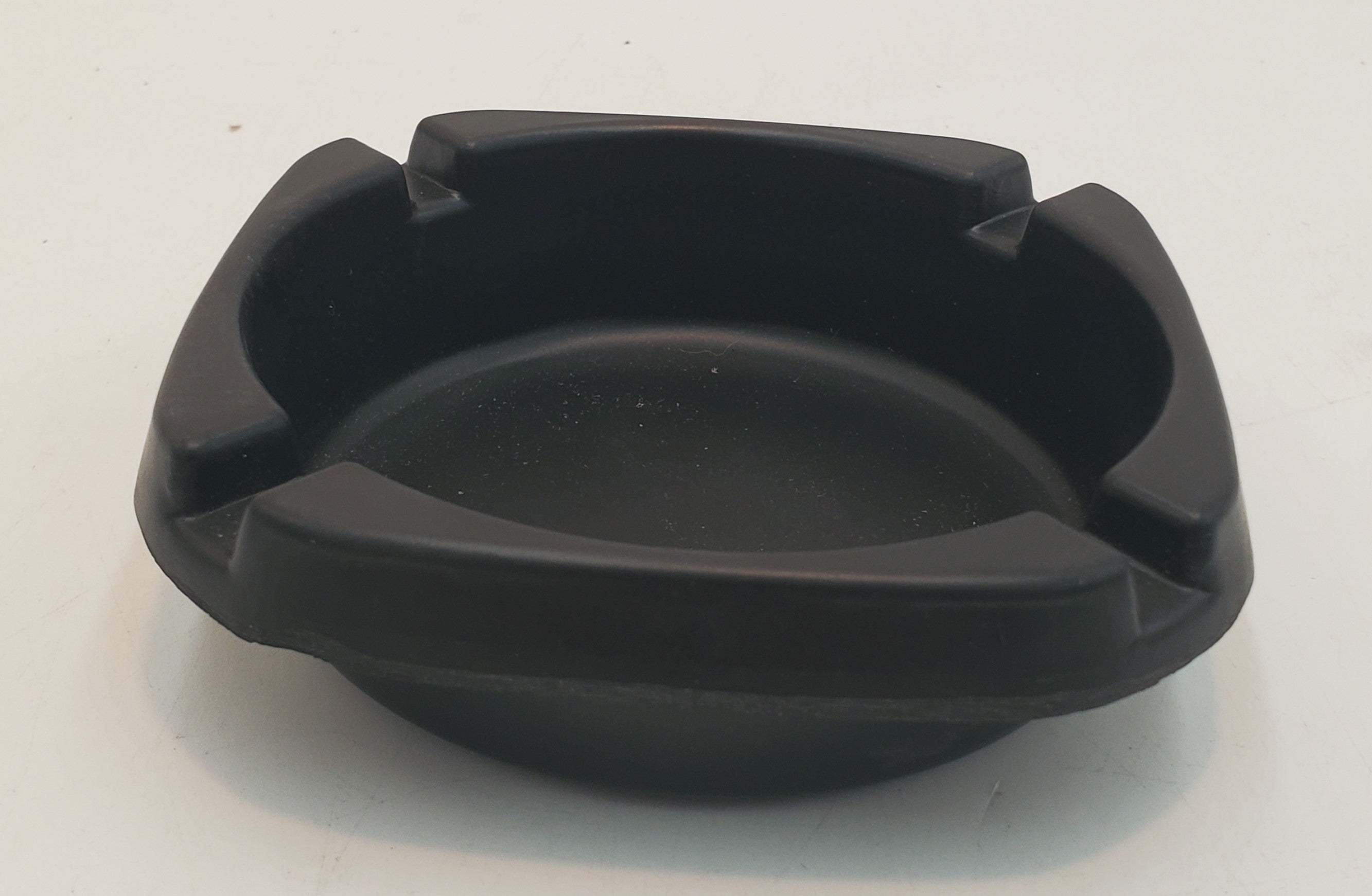 3.75 Inch Black Square Plastic Ashtray - Durable Outdoor/Indoor Use for Patio, Poolside, and Home Decor